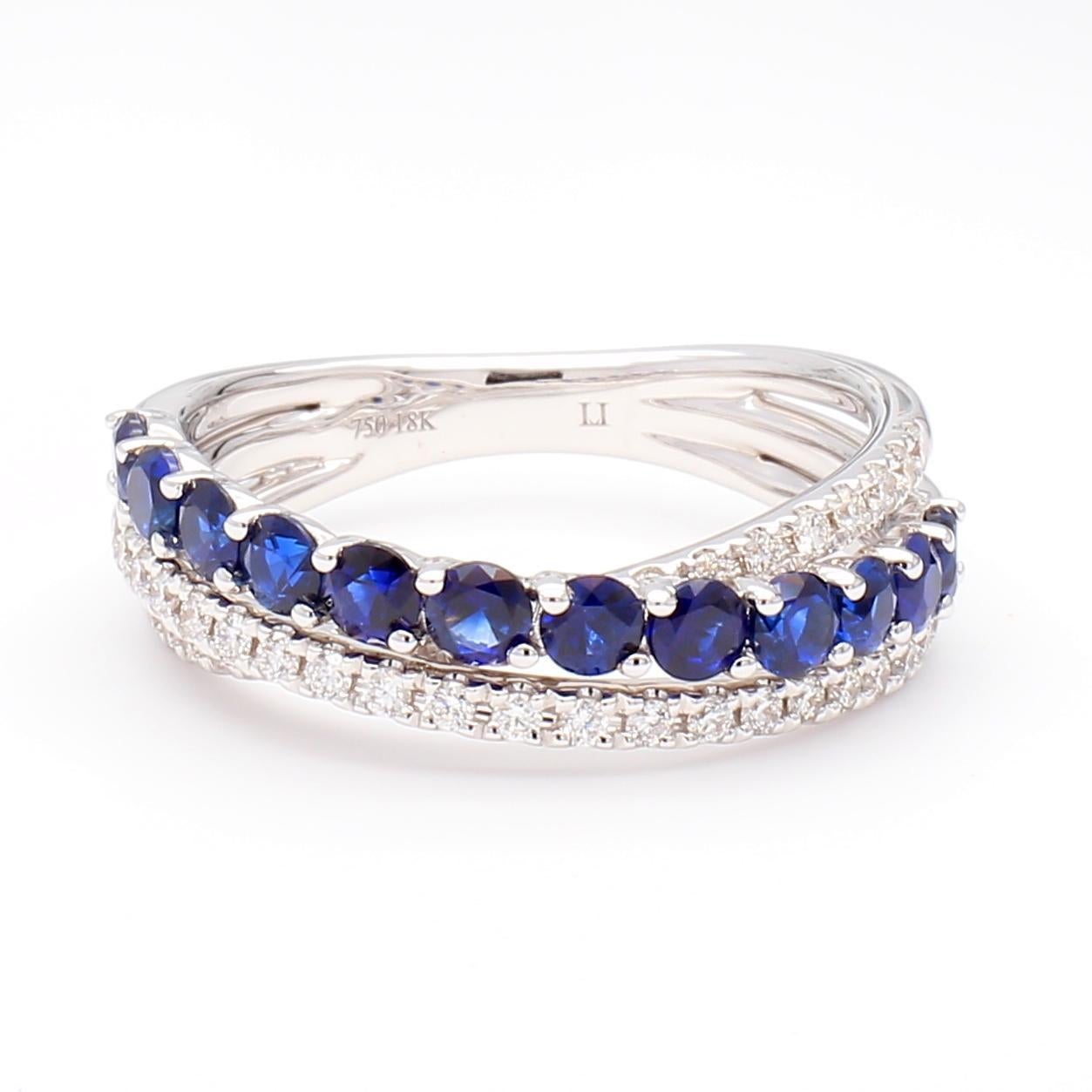 Contemporain Bague cocktail en or avec saphir bleu naturel rond et diamant blanc de 1.30 carat poids total en vente