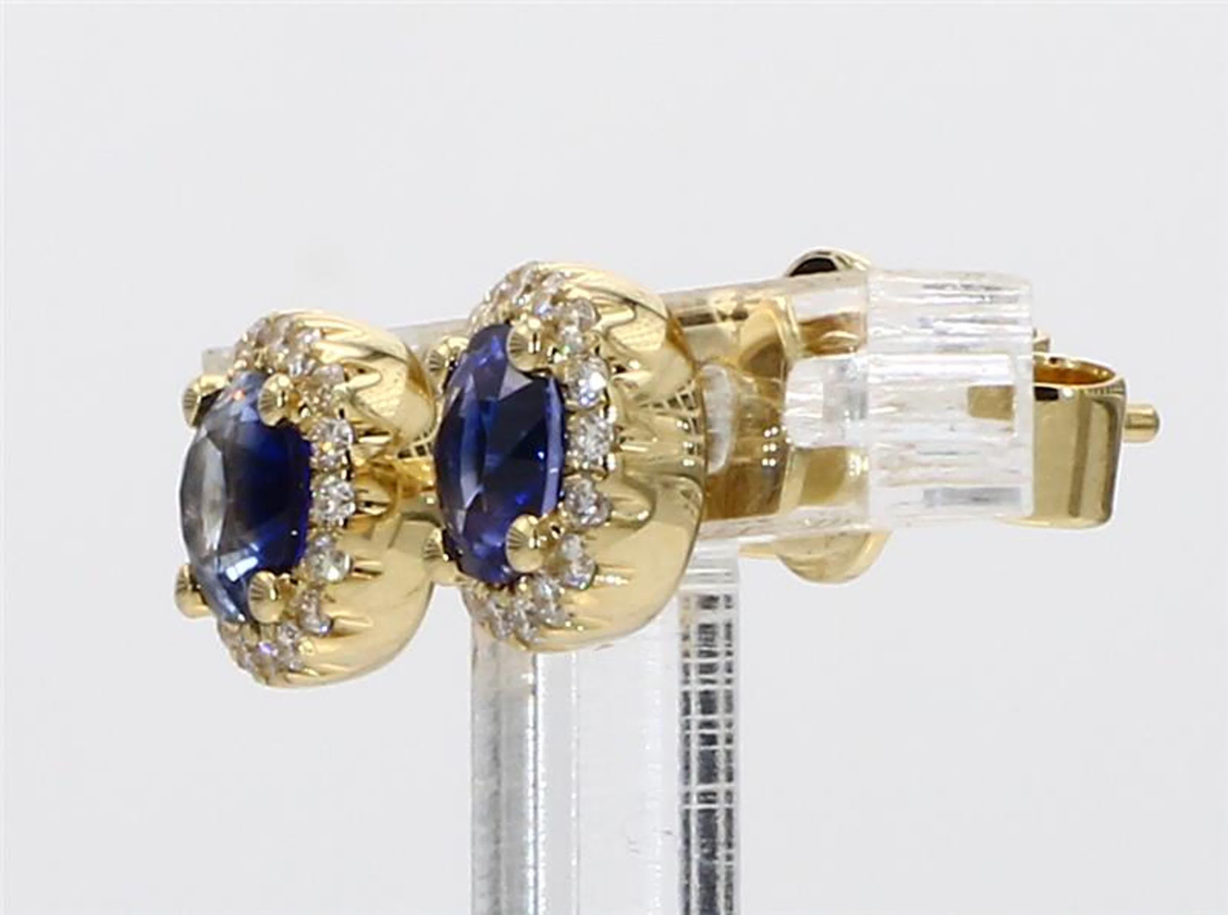 Contemporary Natural Blue Round Sapphire and White Diamond 1.41 Carat TW Gold Stud Earrings