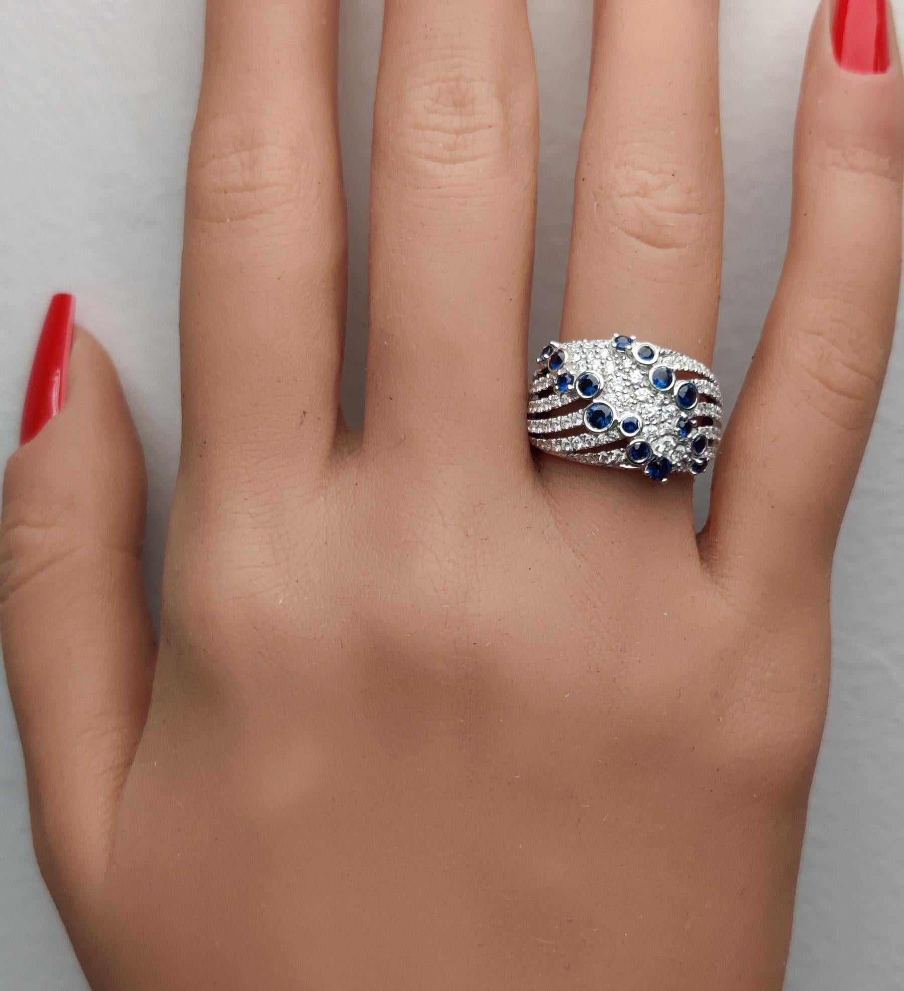 Natural Blue Round Sapphire and White Diamond 1.49 Carat TW Gold Cocktail Band In New Condition For Sale In New York, NY