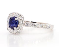 Natürlicher blauer runder Saphir und weißer Diamant 1.97 Karat TW Gold Cocktail-Ring