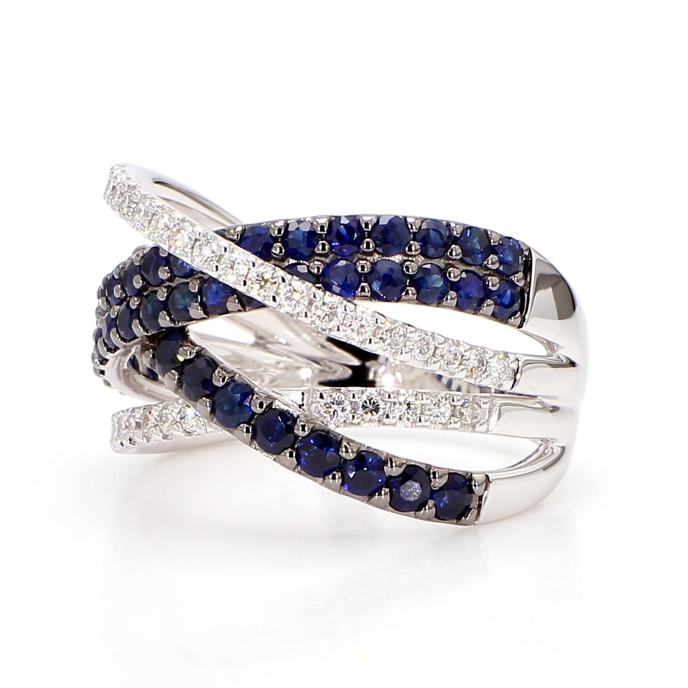 Der faszinierende Saphirring von RareGemWorld. Montiert in einer schönen 14K Weißgold-Fassung mit natürlichen runden geschliffenen blauen Saphiren, ergänzt durch natürliche runde weiße Diamanten Nahkampf. Dieser Ring wird Sie garantiert beeindrucken