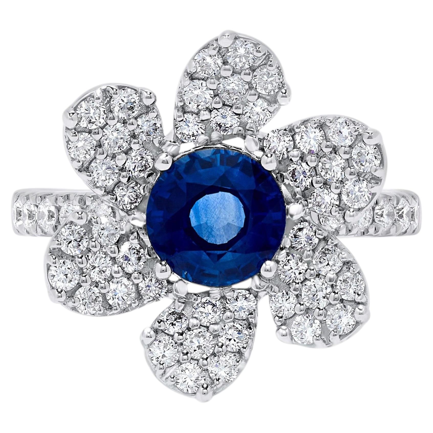 Natürlicher blauer runder Saphir und weißer Diamant 2.25 Karat TW Gold Cocktail-Ring