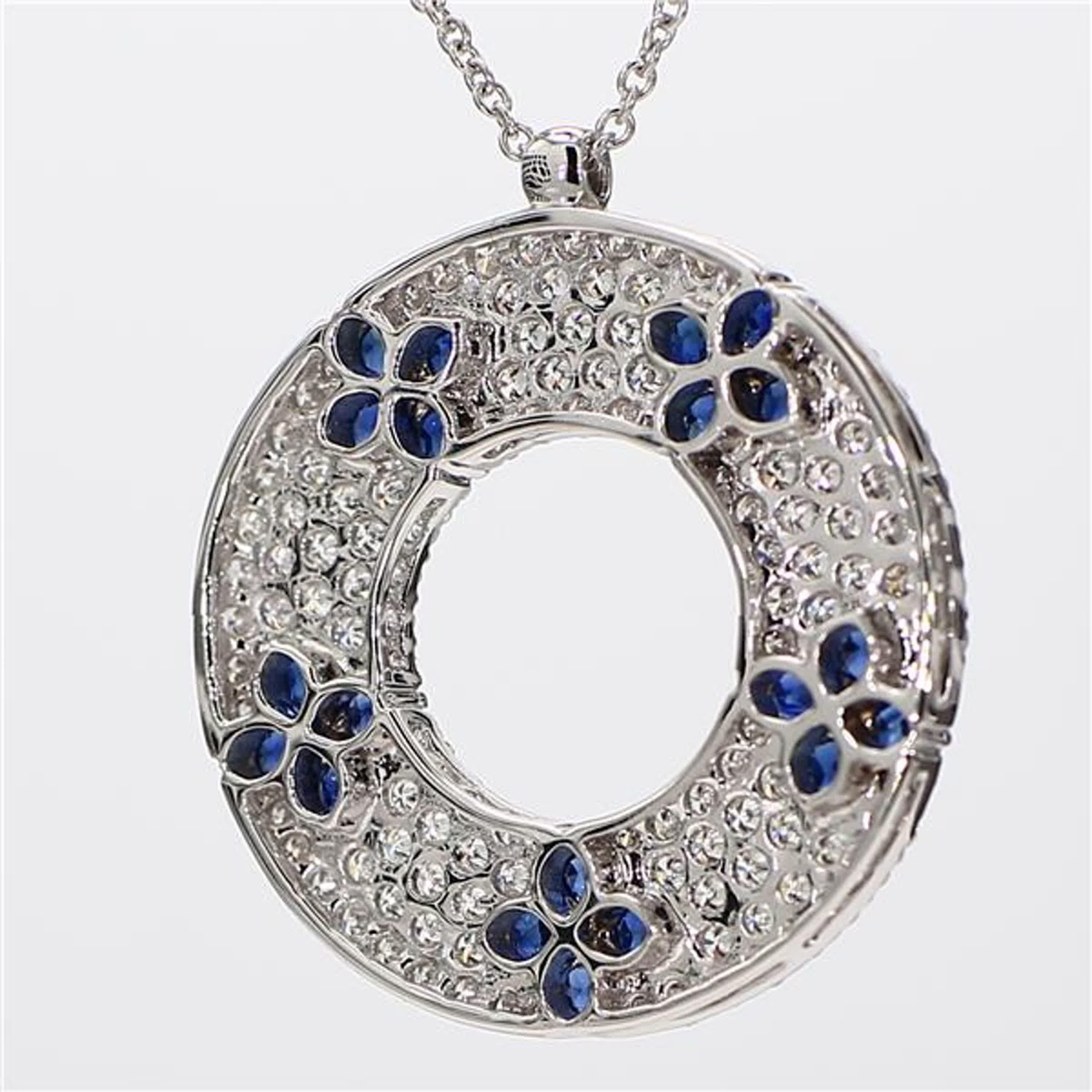 Natural Blue Round Sapphire and White Diamond 2.31 Carat TW White Gold Necklace In New Condition For Sale In New York, NY