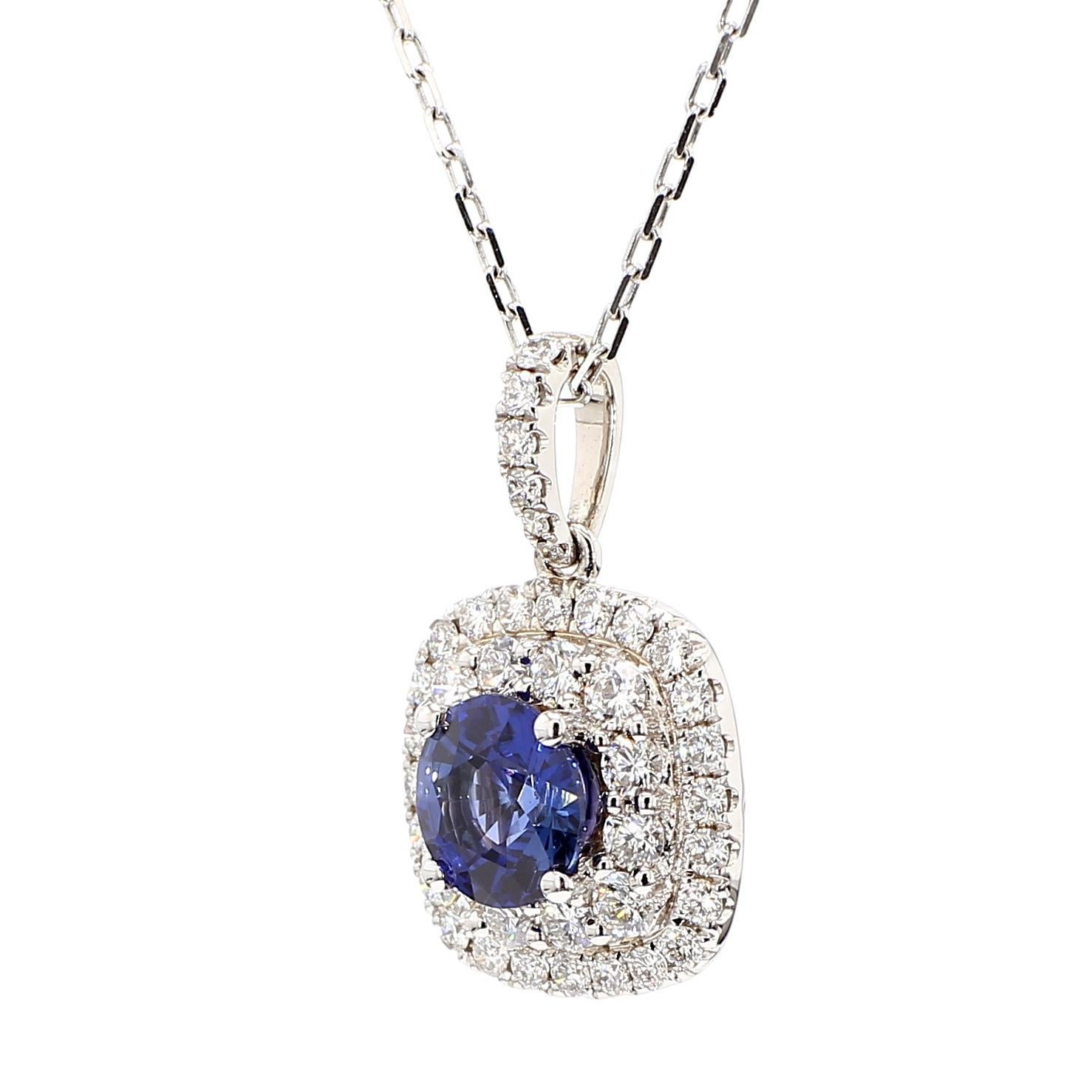 Il bellissimo ciondolo con zaffiro di RareGemworld. Montato in una splendida montatura in oro bianco 18K con uno zaffiro blu naturale a taglio rotondo e un diamante bianco naturale a taglio rotondo. Questo ciondolo è destinato a stupire e ad