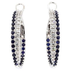 Natürlicher blauer runder Saphir und weißer Diamant 3,09 Karat TW Gold Creolen