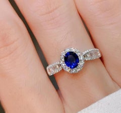 Anello con zaffiro blu naturale da 0,75 carati e diamante da 0,36 carati in oro 14k