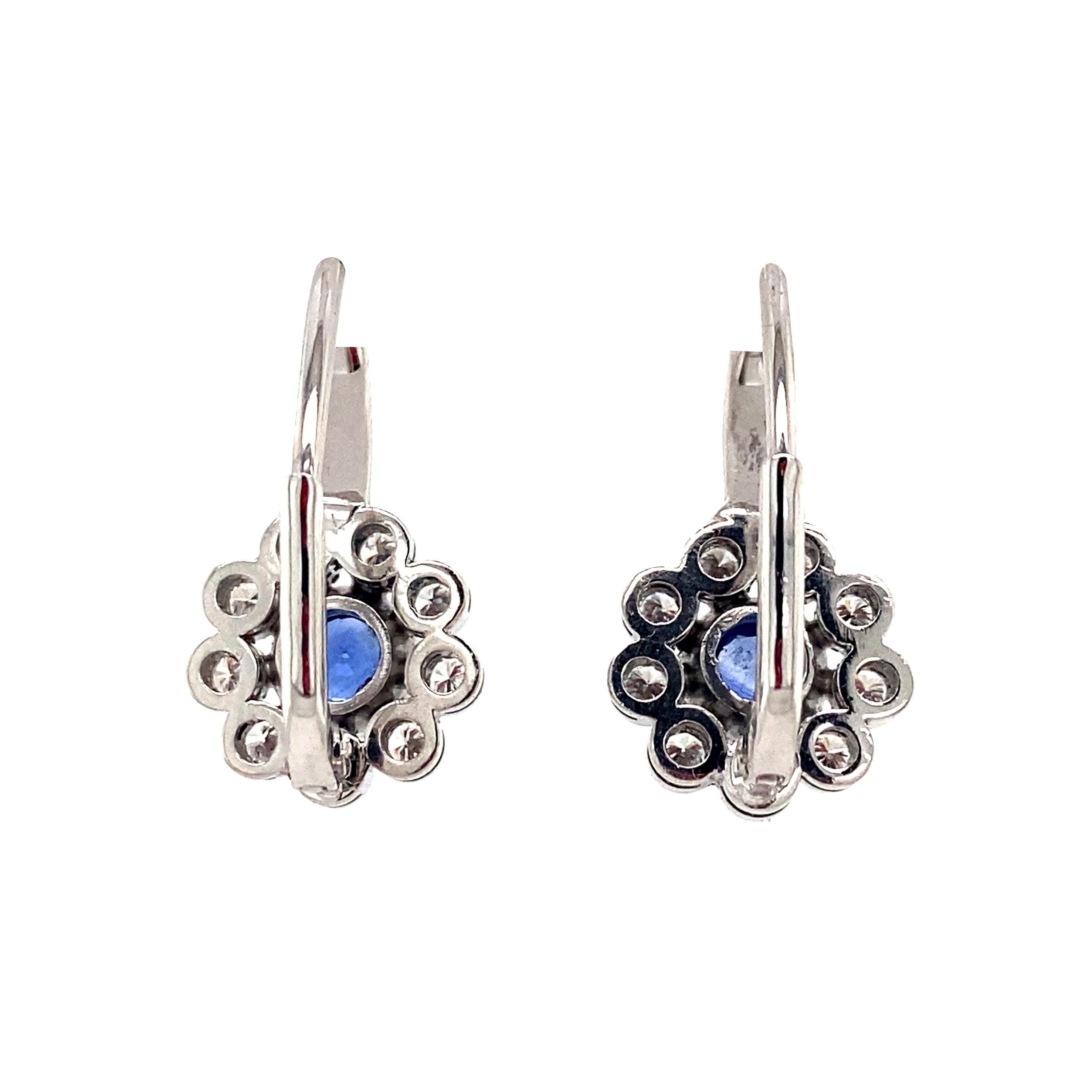 Taglio brillante Orecchini a pendente con zaffiro blu naturale e diamante da 0,95 carati, 18K in vendita