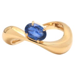 Natural Blue sapphire 1.0cts Ring in 14k Gold