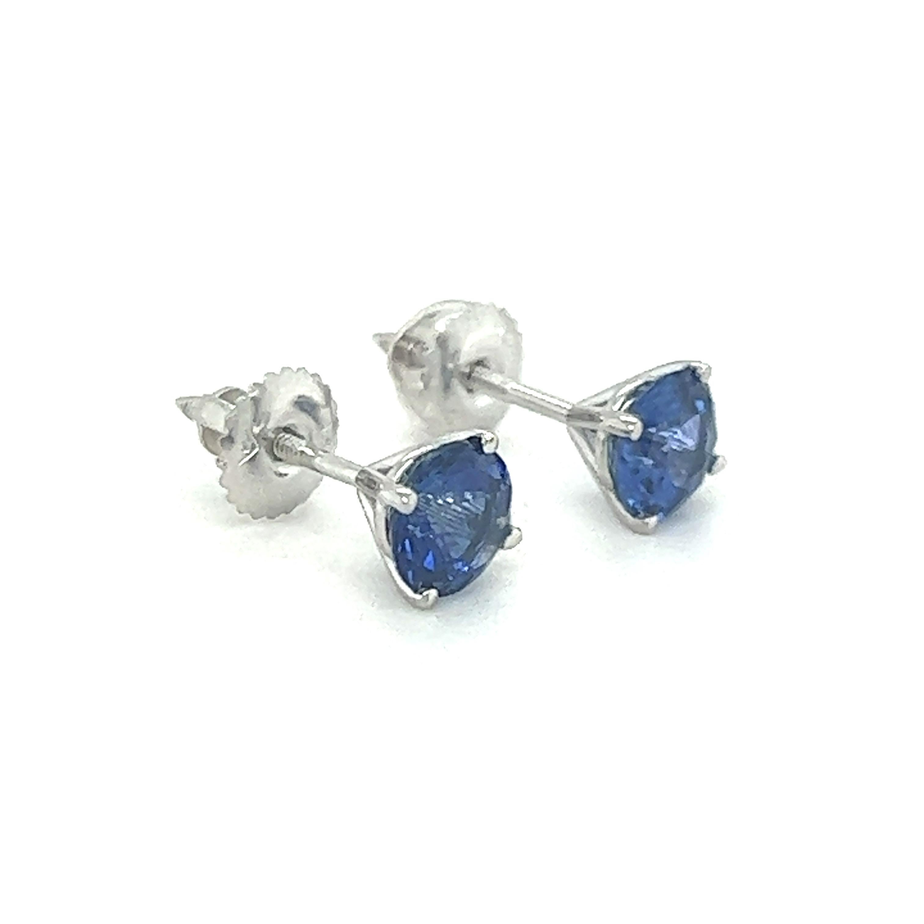 Clous d'oreilles en saphir bleu naturel de 2,24 carats en vente 2