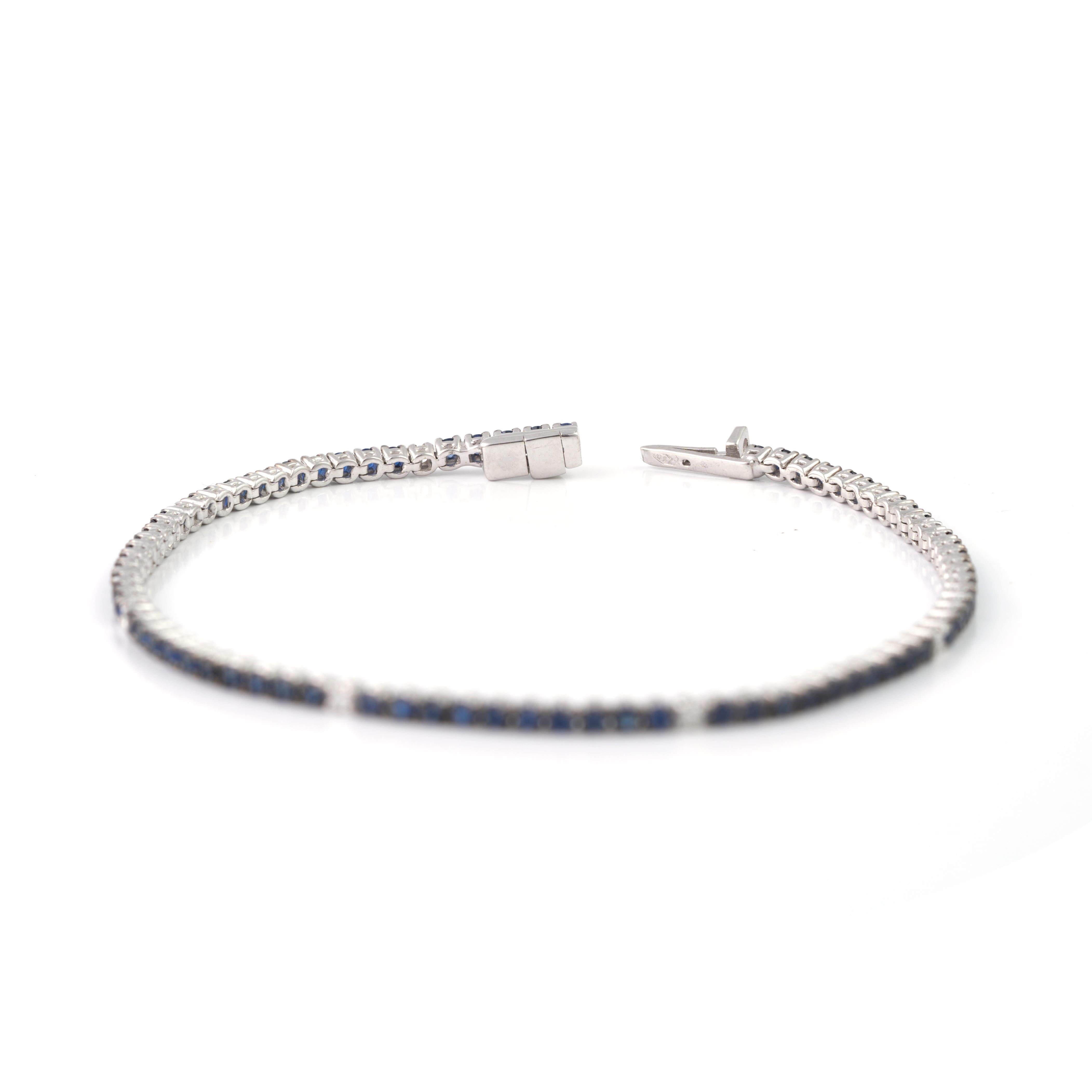 Women's or Men's Natural Blue Sapphire 2.41 Carats with Diamonds 0.15carats Tennis Bracelet 14k For Sale