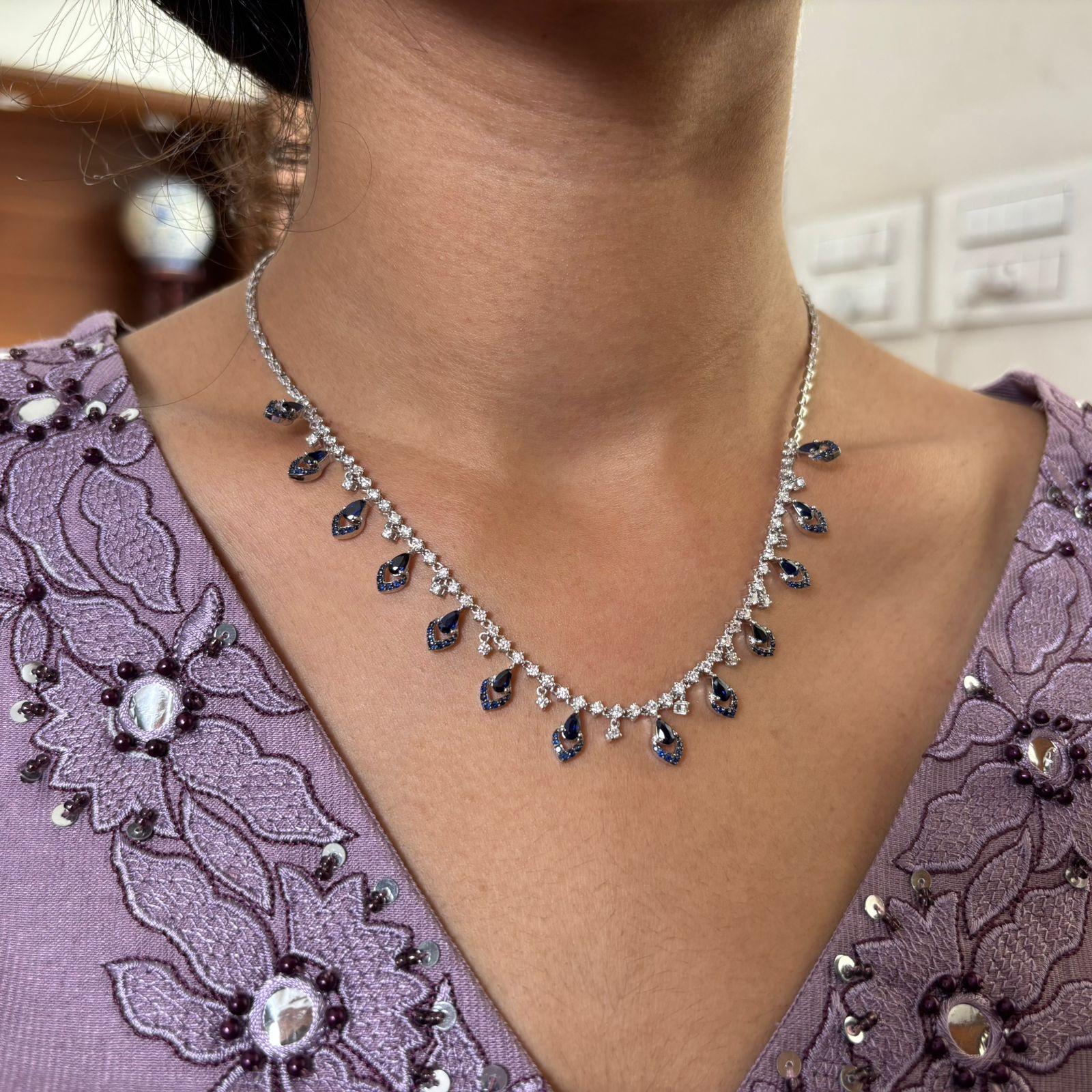 Taglio Asscher Collana con zaffiro blu naturale da 2,85 carati e diamante da 1,93 carati in oro 18 carati in vendita