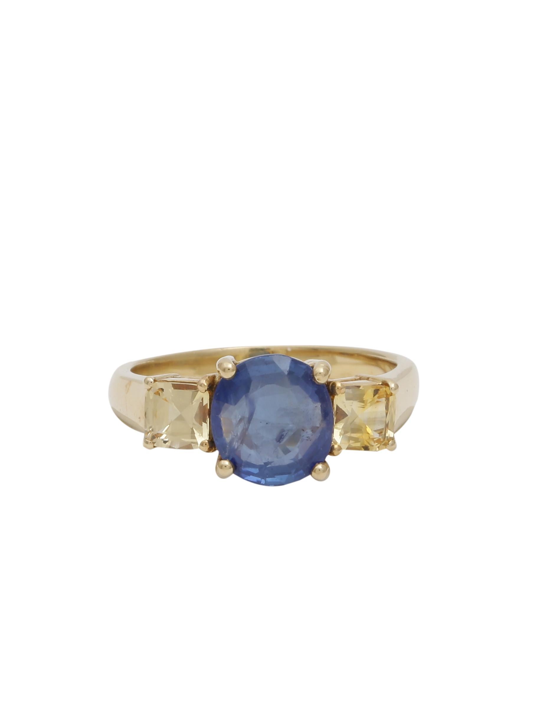 3 stone sapphire and diamond ring yellow gold