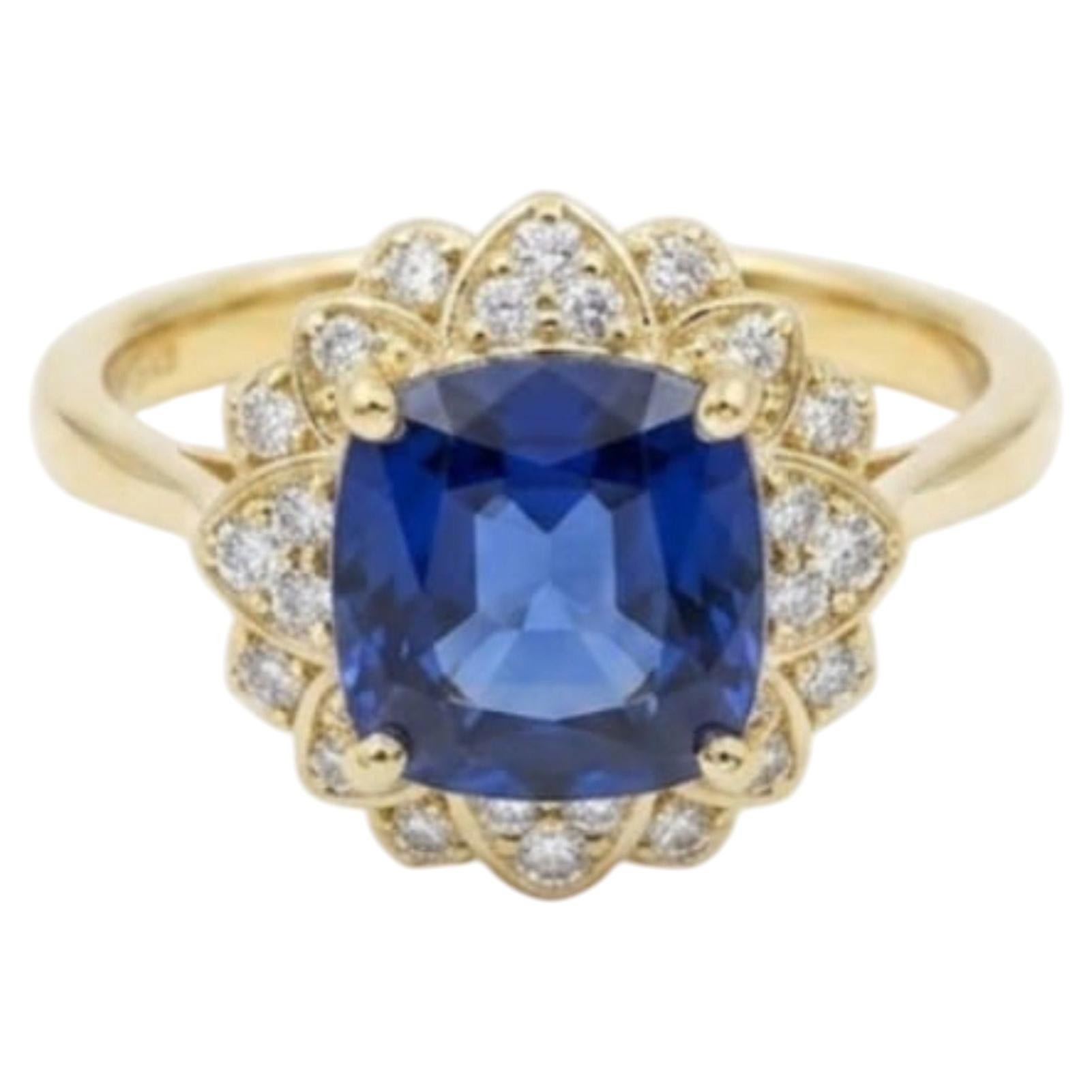 Bague en or 18 carats sertie d'un saphir bleu naturel de 3,60 carats et de diamants de 0,20 carat