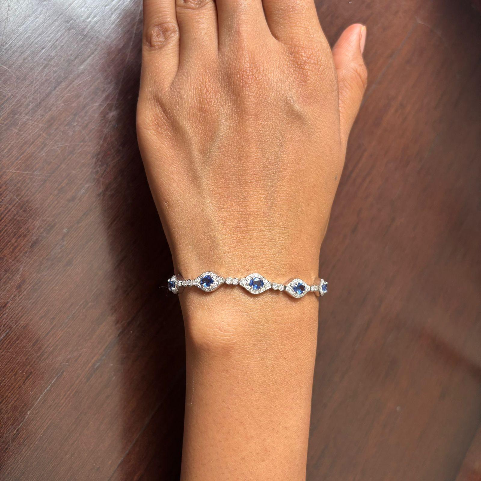 Natürlicher blauer Saphir 4,71cts, Diamant 1,73cts Armband in 18k Gold im Angebot 1