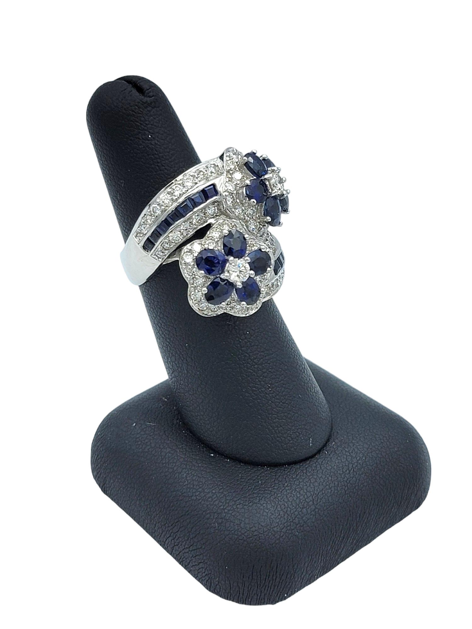 Bypass-Ring aus 18 Karat Weißgold mit natürlichem blauem Saphir und Diamant-Blumen im Angebot 7