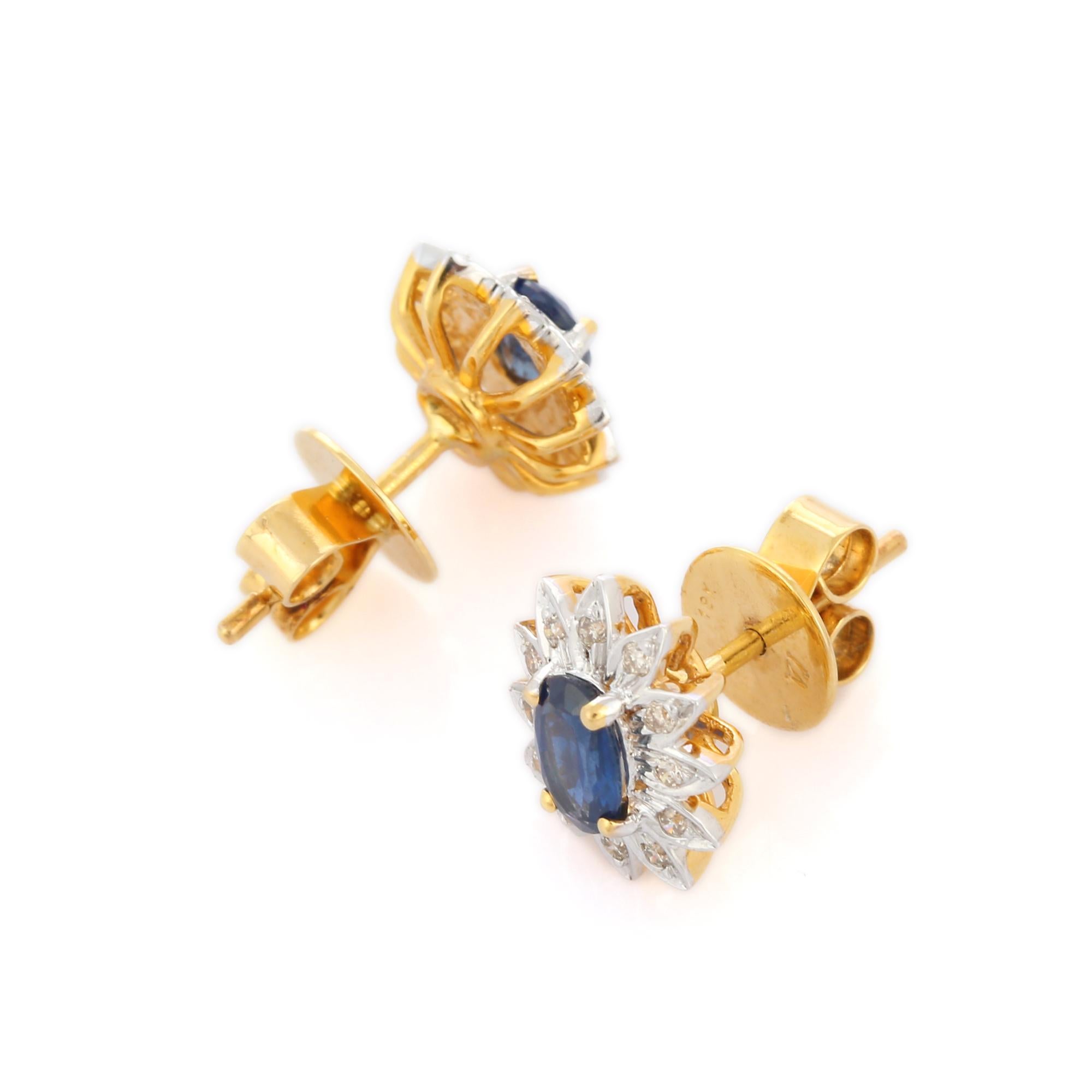 Anglo-Indian Natural Blue Sapphire and Diamond Flower Studs in 18 Karat Solid Yellow Gold For Sale