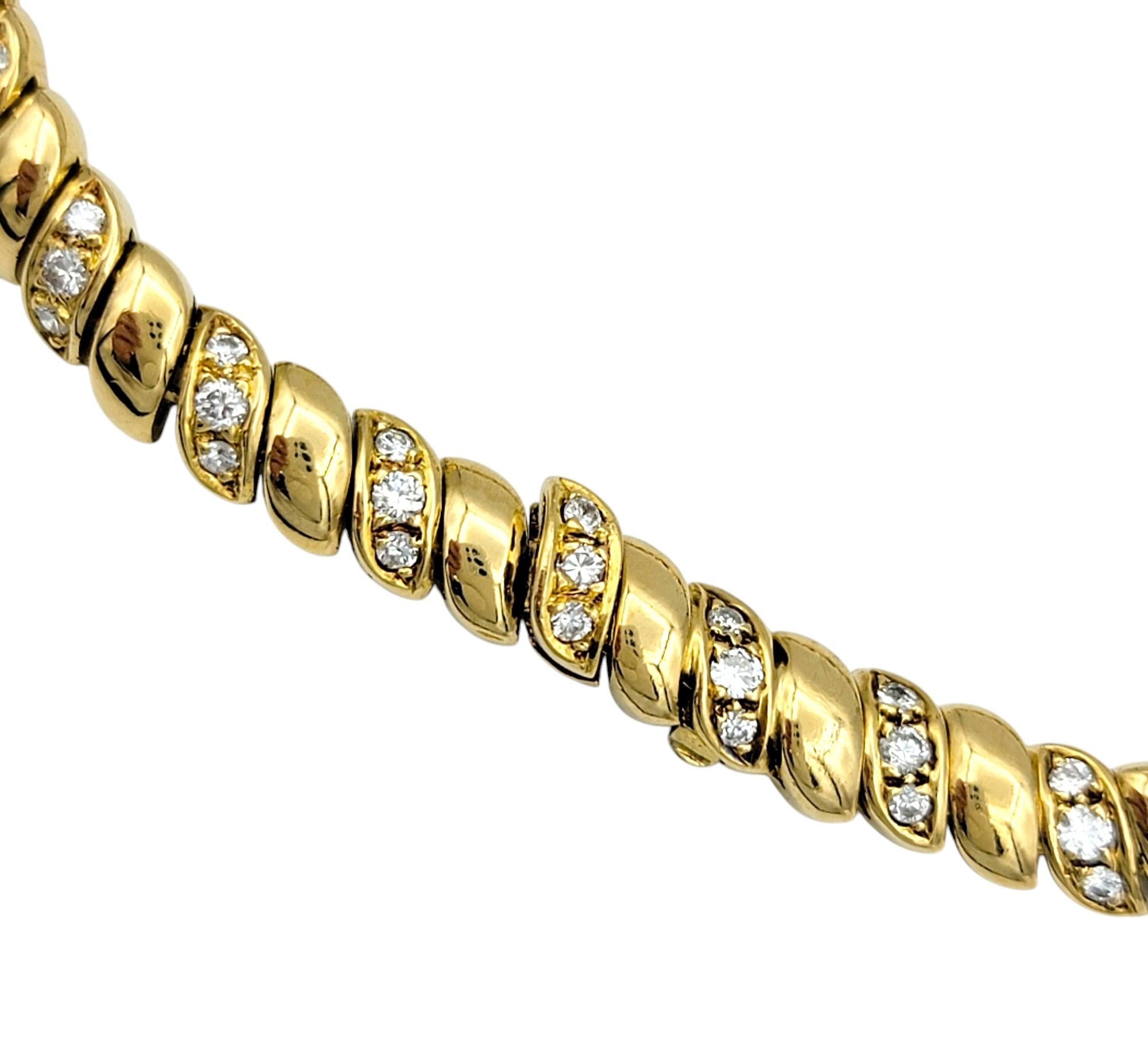 Natural Blue Sapphire and Diamond Line Bracelet in Polished 18 Karat Yellow Gold In Good Condition For Sale In Scottsdale, AZ