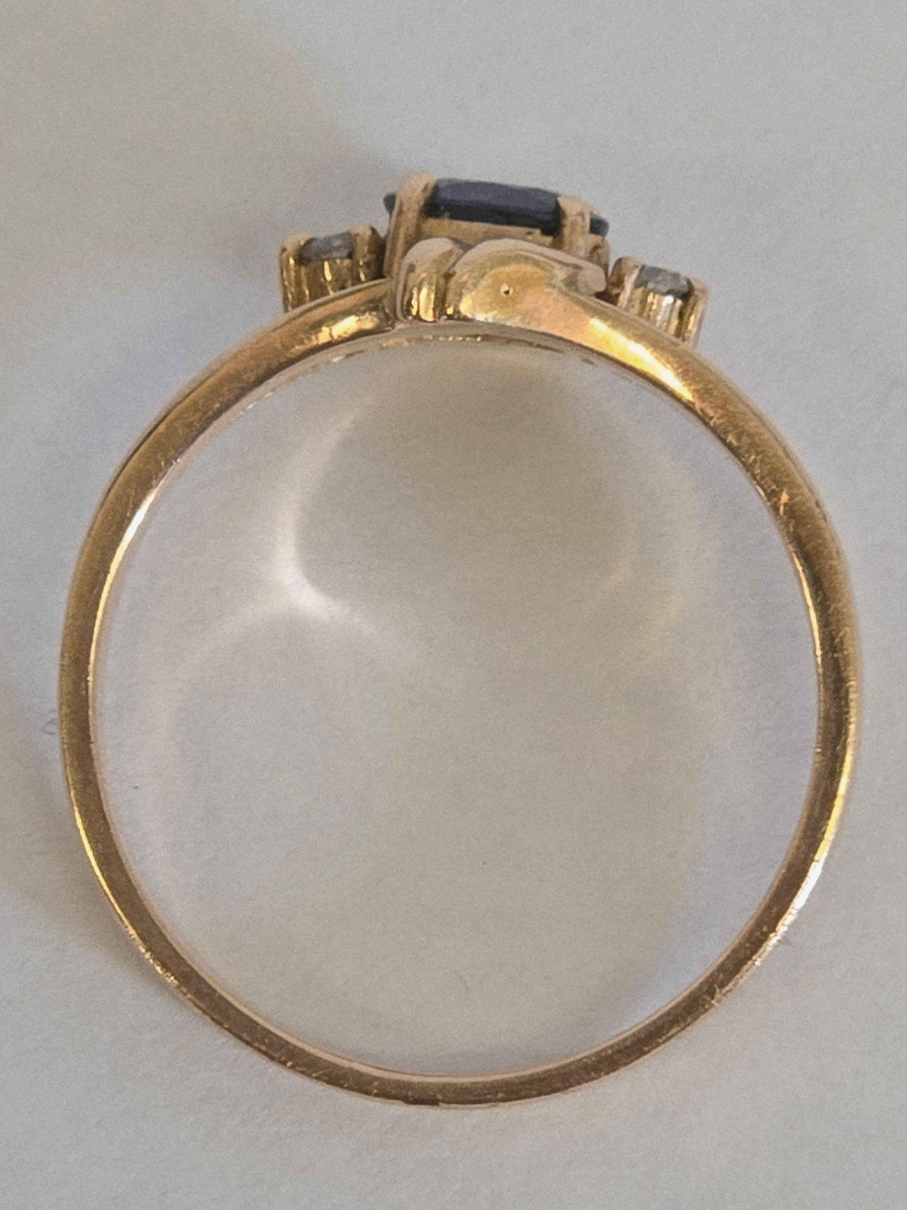 Bague en or 18 carats avec saphir bleu naturel et diamant en vente 2