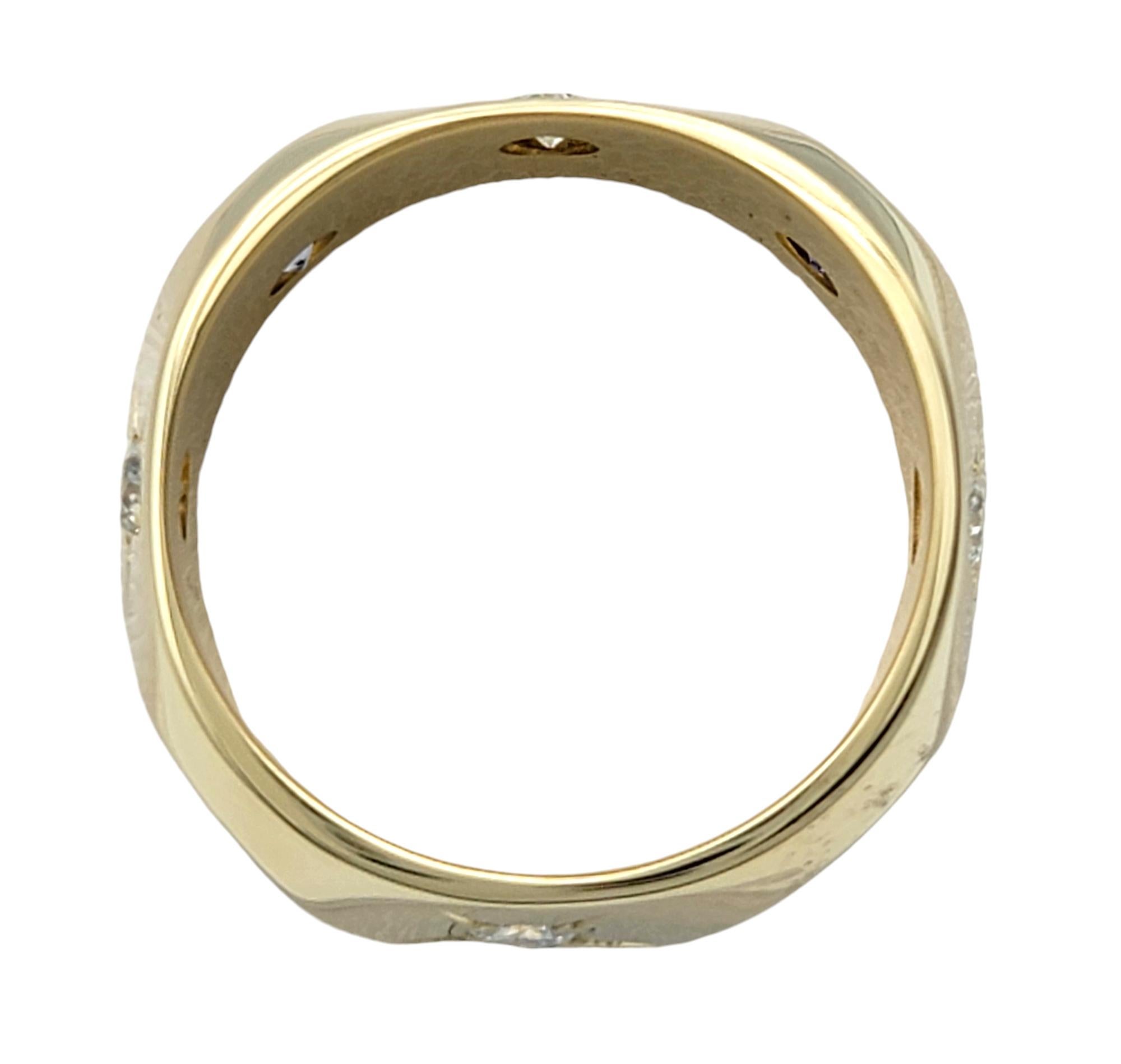 Natural Blue Sapphire and Diamond Star Angular Band Ring in 14 Karat Yellow Gold In Good Condition For Sale In Scottsdale, AZ