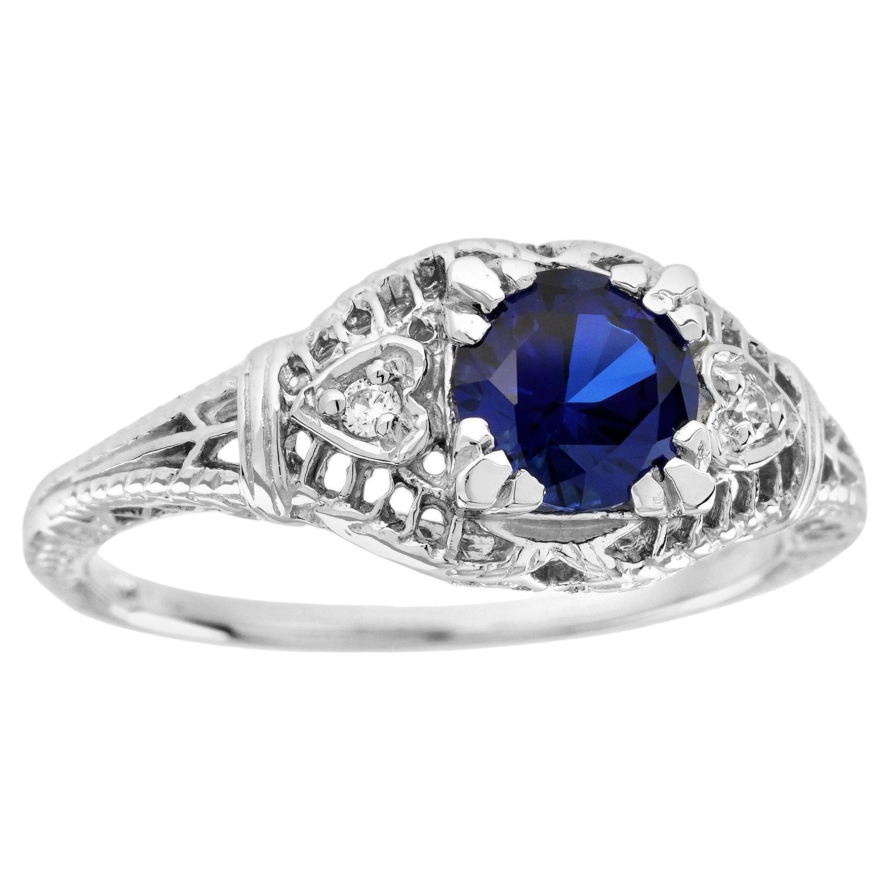 Ring aus massivem 9 Karat Weißgold mit natürlichem blauem Saphir und Diamant im Vintage-Stil im Angebot