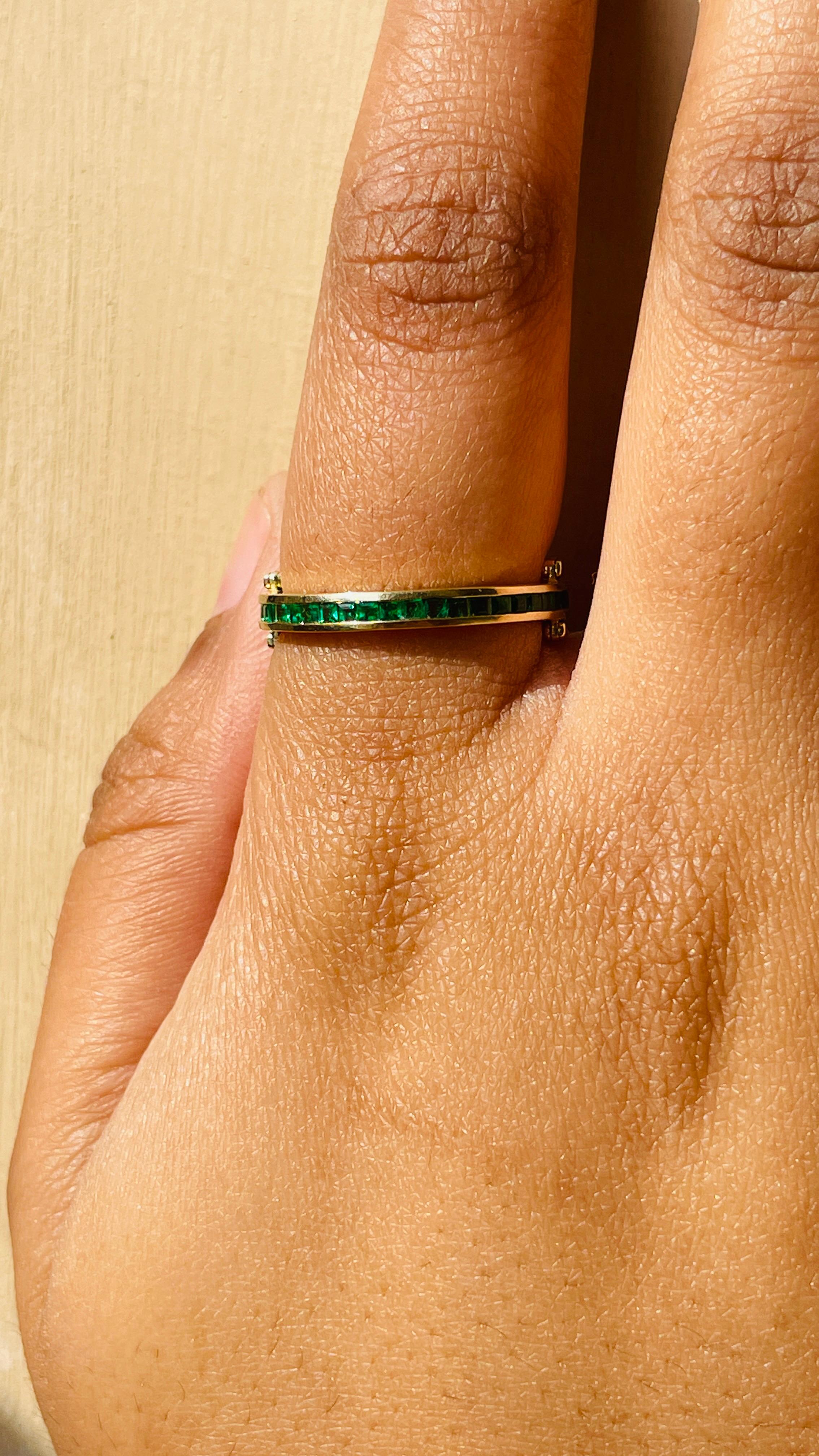 For Sale:  Natural Blue Sapphire and Emerald Spinner Magic Ring in 14k Solid Yellow Gold 4