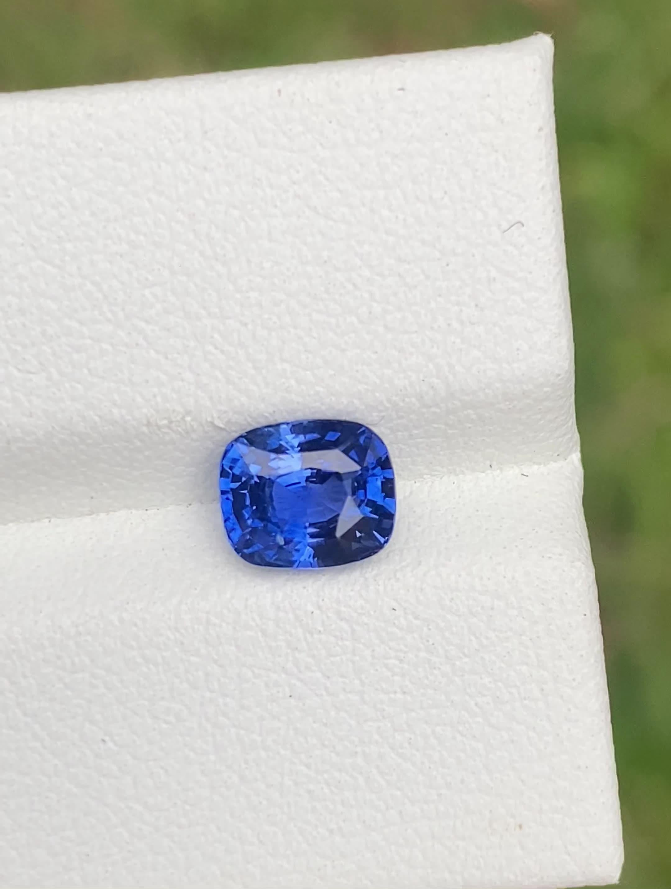 Modern Natural Blue Sapphire Ceylon Origin Ring Gemstone 1.53 Carats GIC certified  For Sale