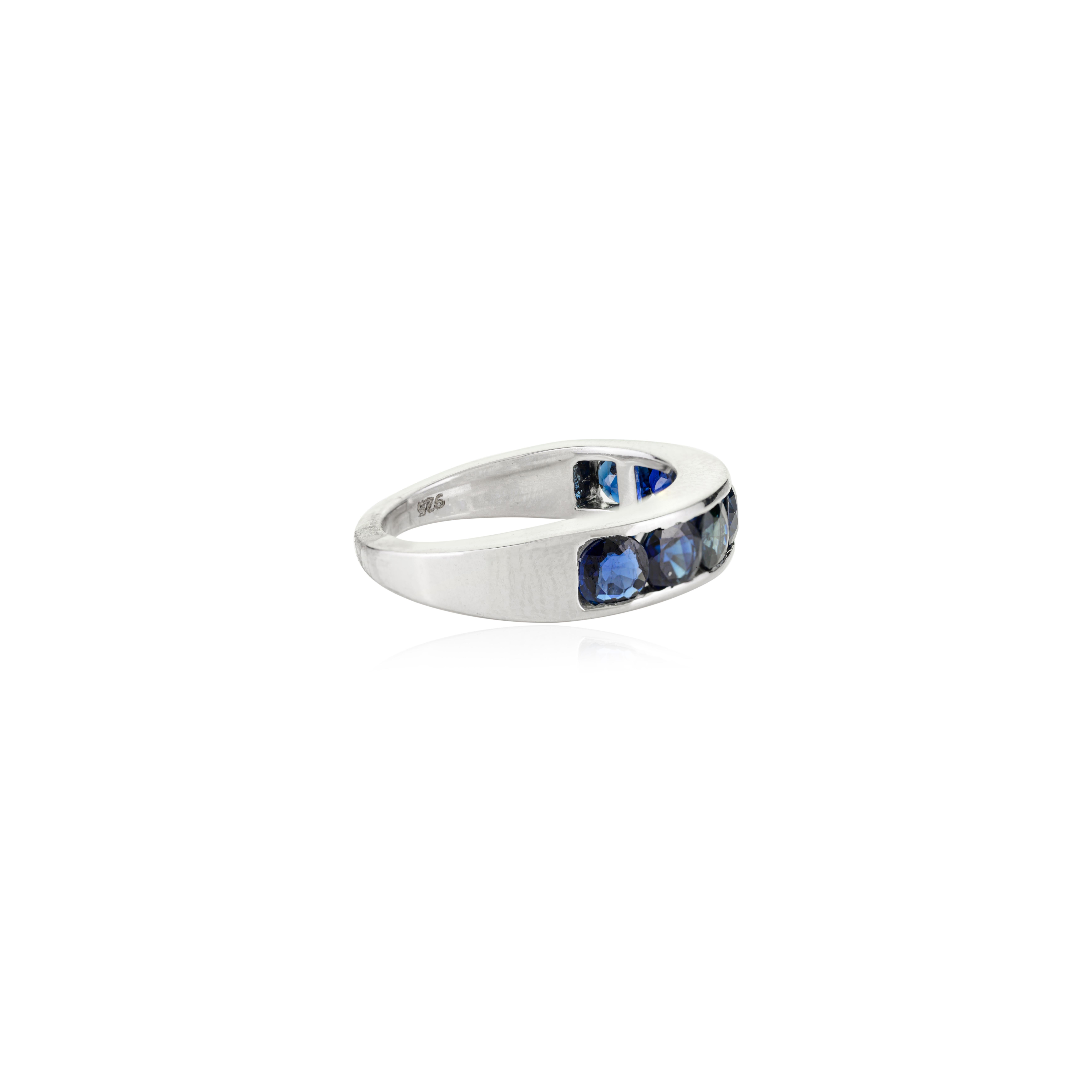 En vente :  Saphir bleu naturel en serti clos Bague unisexe en argent 925 5