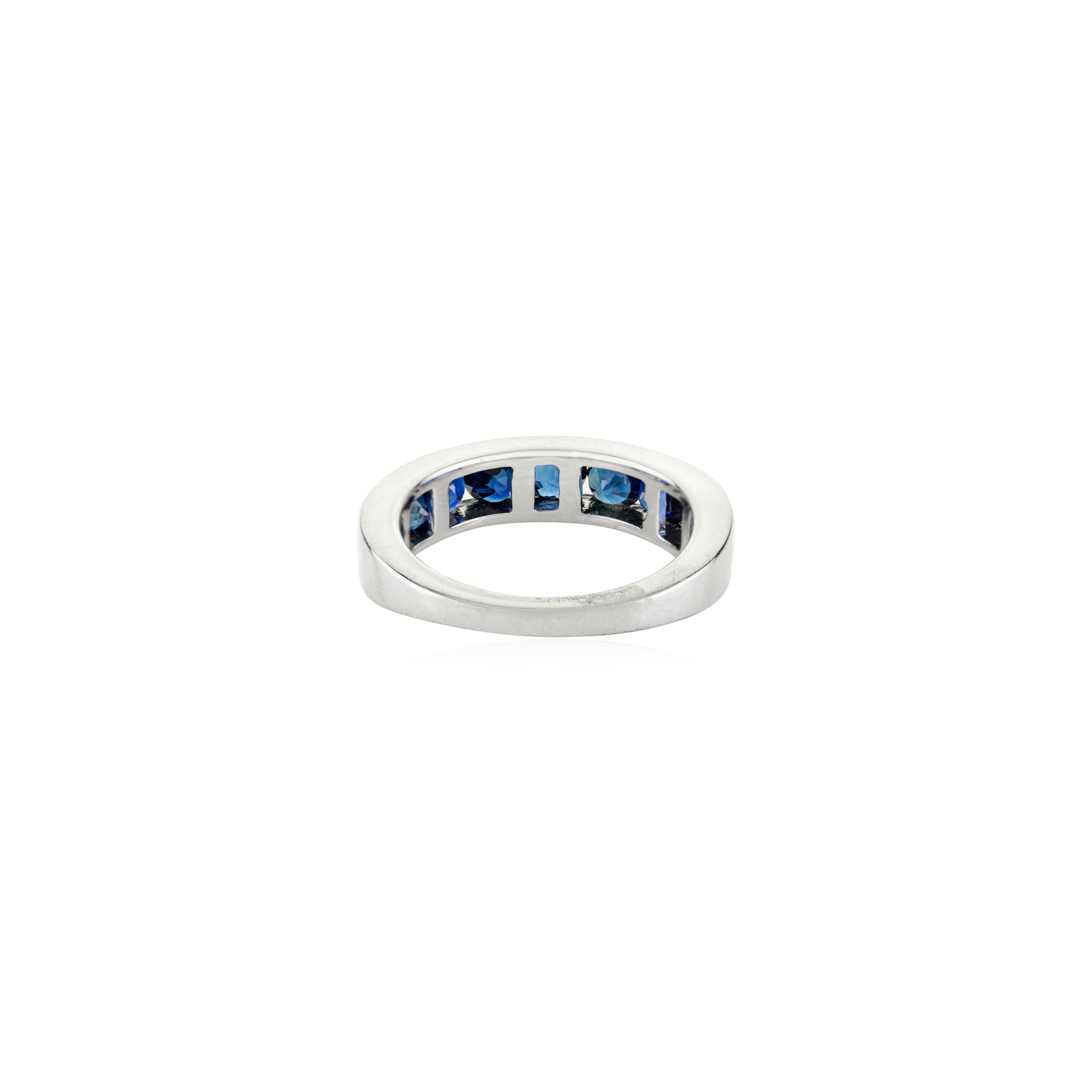 En vente :  Saphir bleu naturel en serti clos Bague unisexe en argent 925 6