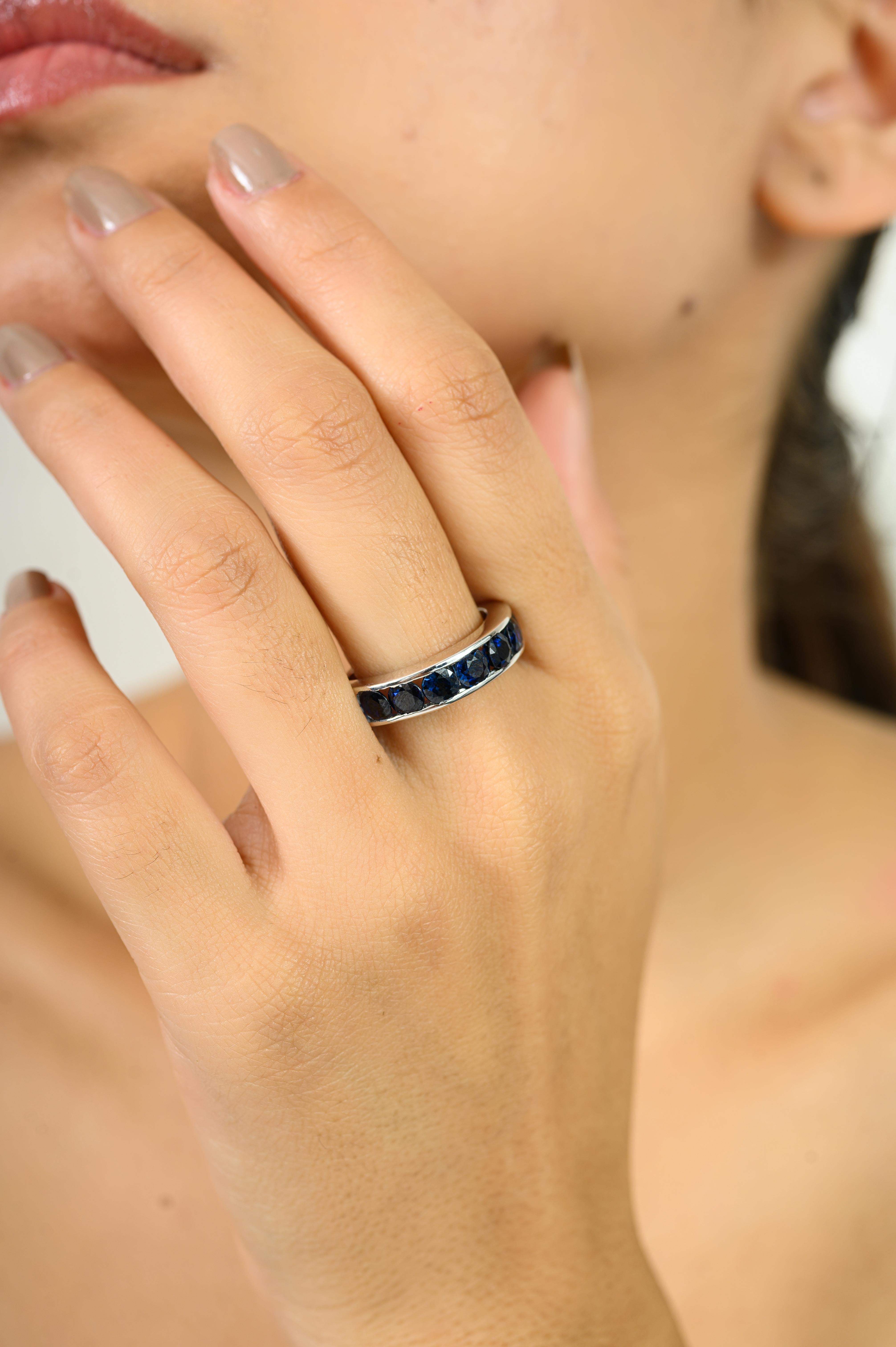 En vente :  Saphir bleu naturel en serti clos Bague unisexe en argent 925 7