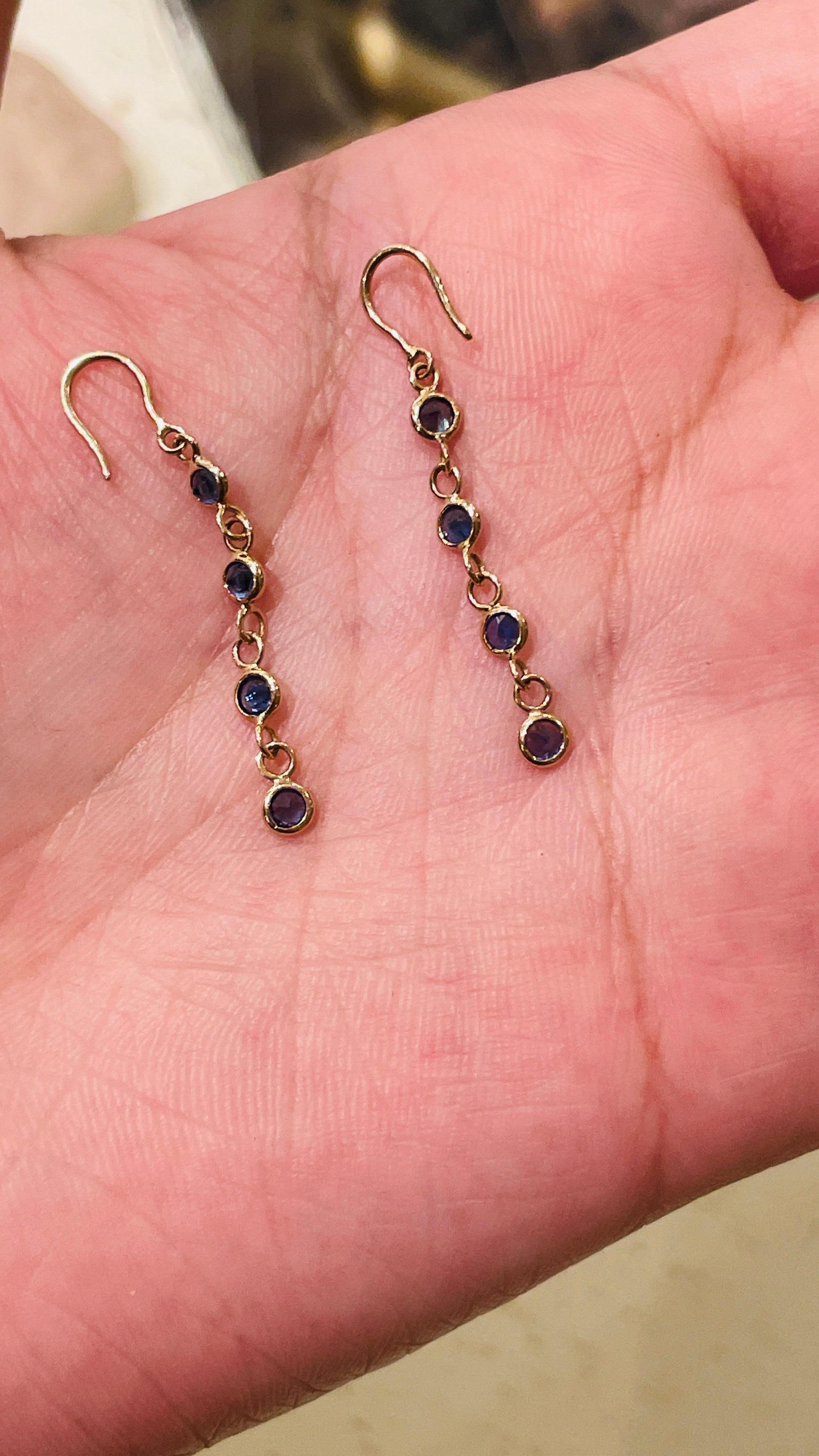 Natural Blue Sapphire Dangle Earrings in 18K Yellow Gold, Linear Earrings In New Condition For Sale In Houston, TX