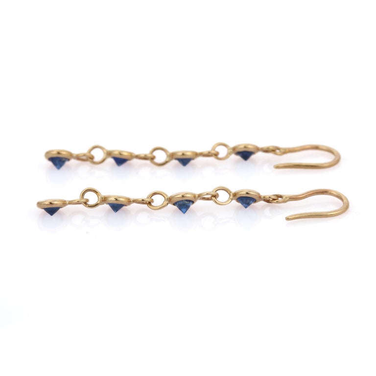 Natural Blue Sapphire Dangle Earrings in 18K Gold For Sale 1