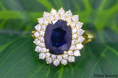 Natural Blue Sapphire Diamond 4.20 Carat 18 Karat Yellow Gold Halo Ring