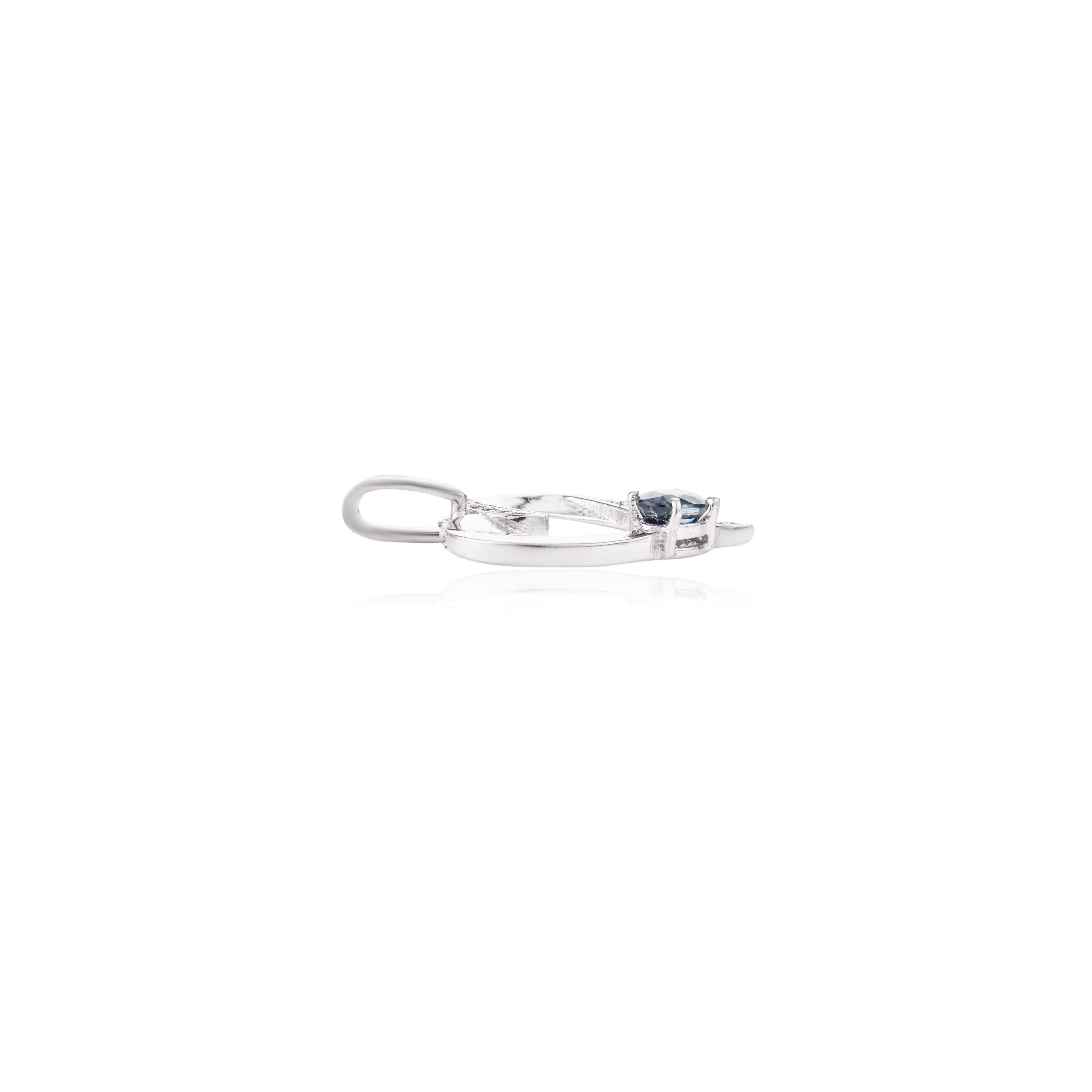 Oval Cut Natural Blue Sapphire Diamond 925 Silver Heart Pendant Valentine Gift for Her For Sale