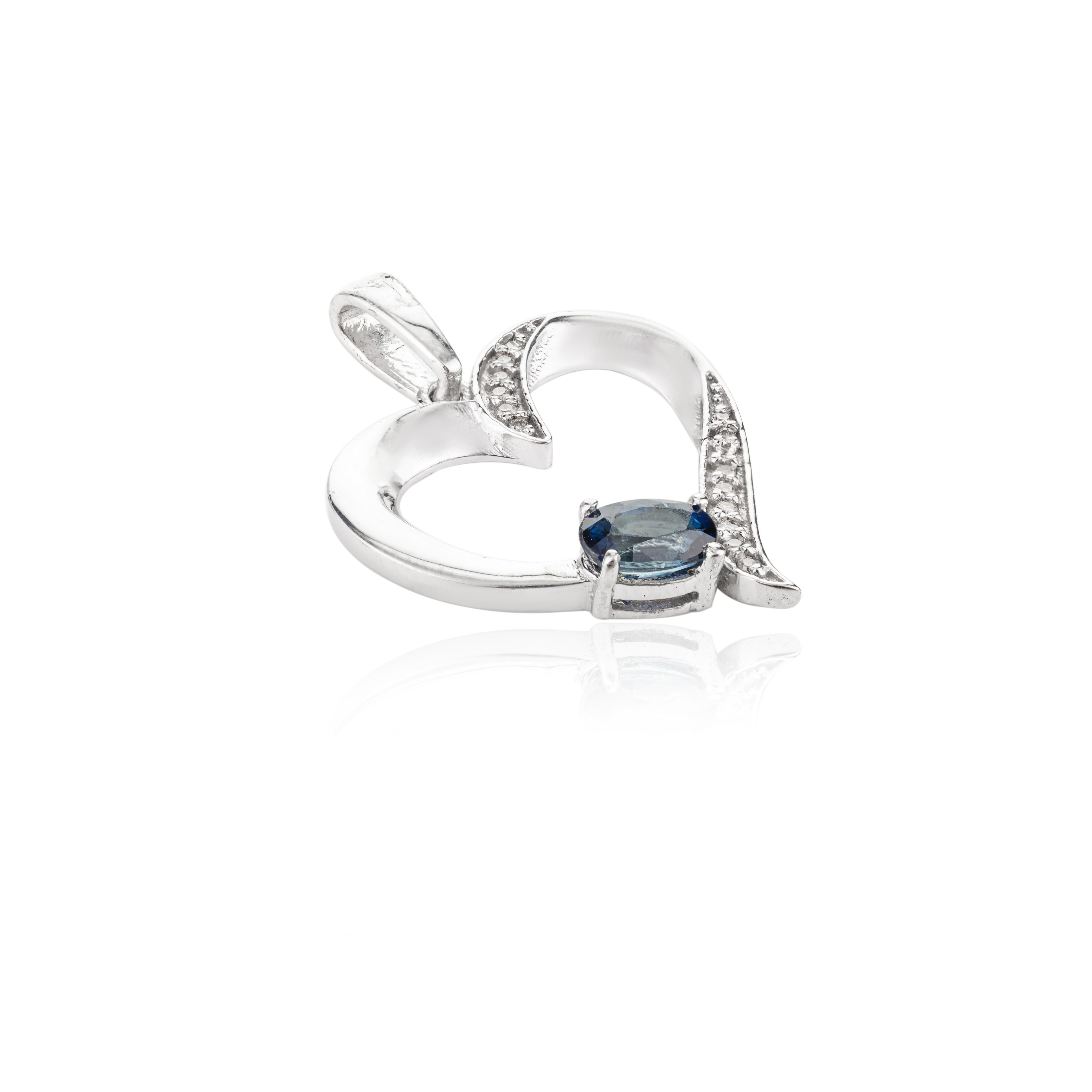 Natural Blue Sapphire Diamond 925 Silver Heart Pendant Valentine Gift for Her In New Condition For Sale In New York, NY