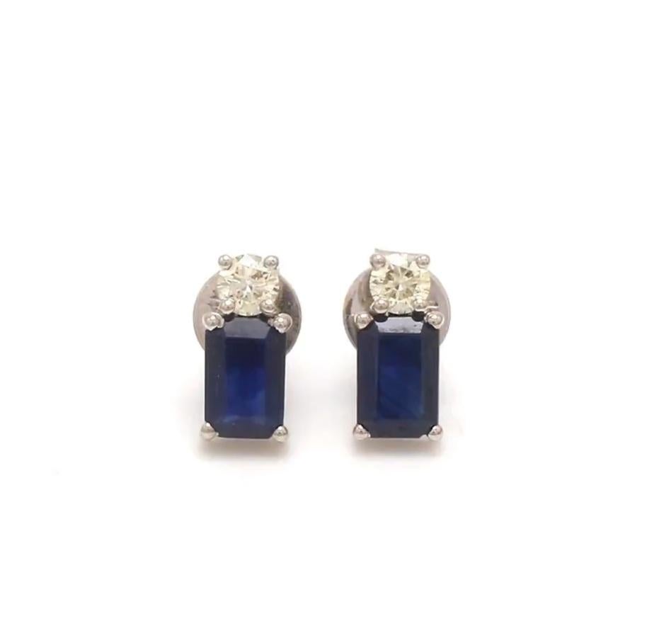 Donna Orecchini con zaffiro blu naturale e diamante in oro 14k in vendita
