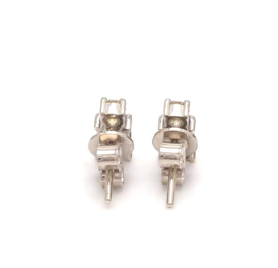 Orecchini con zaffiro blu naturale e diamante in oro 14k in vendita 2
