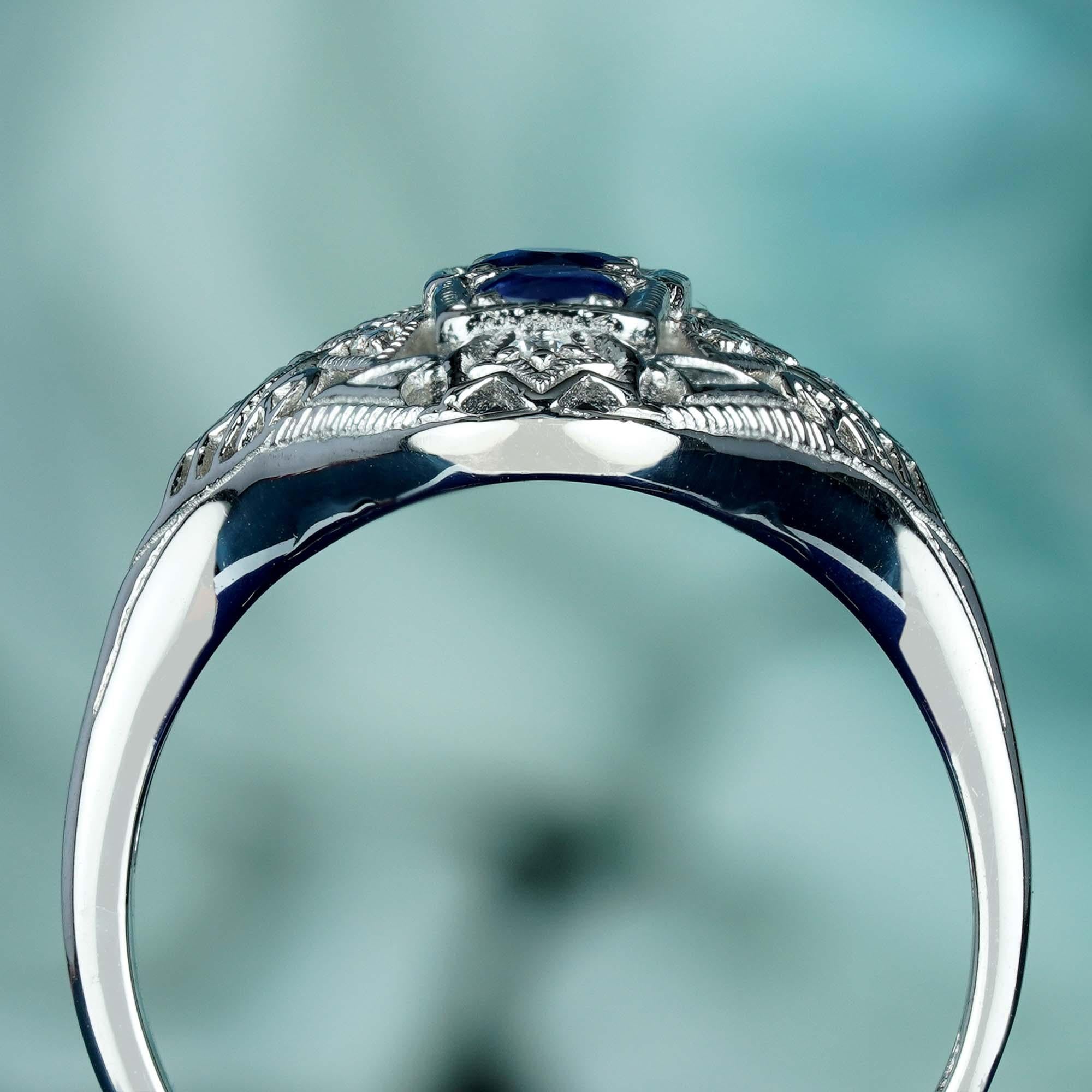 Natural Blue Sapphire Diamond Filigree Three Stone Ring in Solid 9K White Gold In New Condition For Sale In Bangkok, TH