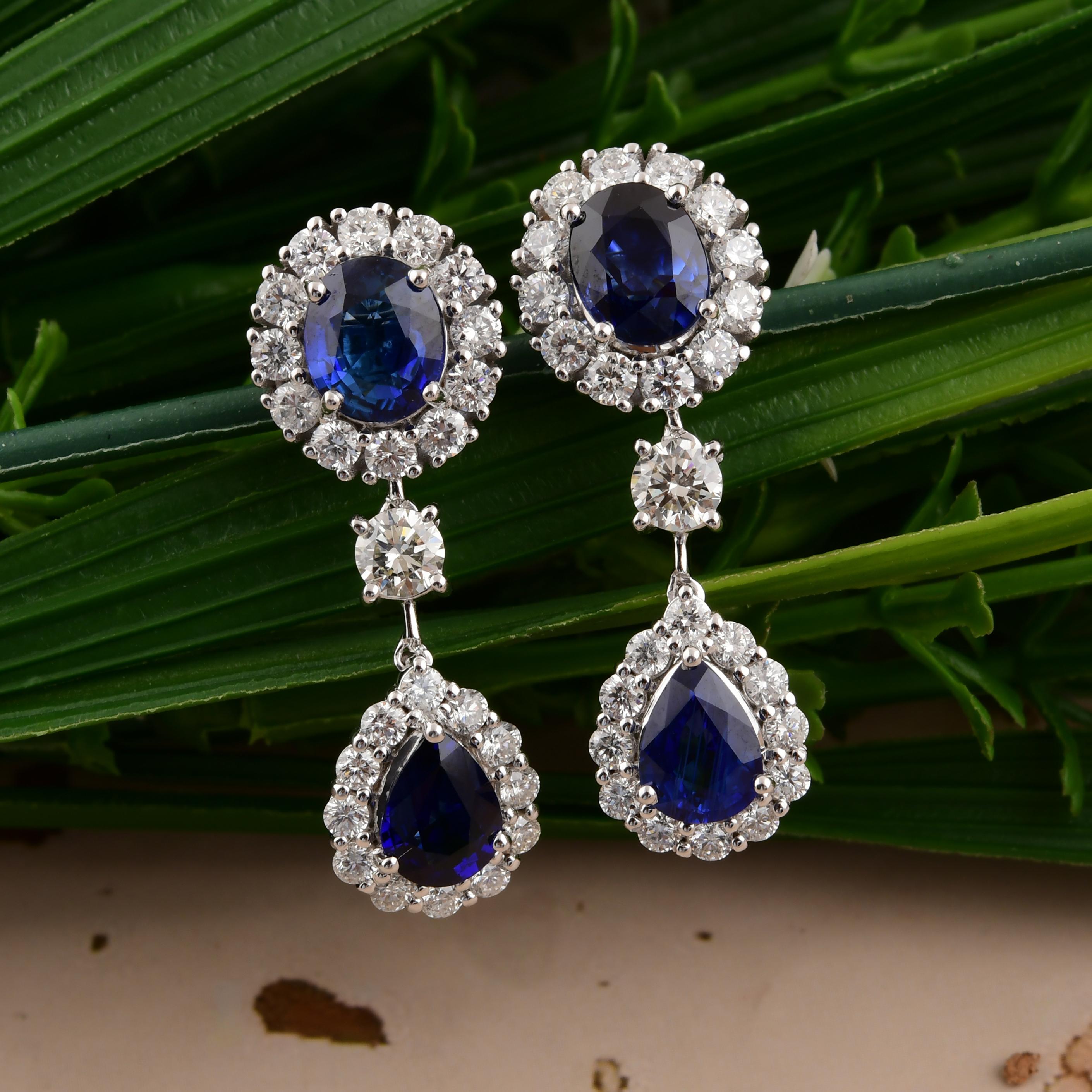 Orecchini a goccia con diamante e zaffiro blu naturale in oro bianco 18 carati Tutte le tariffe pagate In condizioni Nuovo in vendita a Diera, Dubai