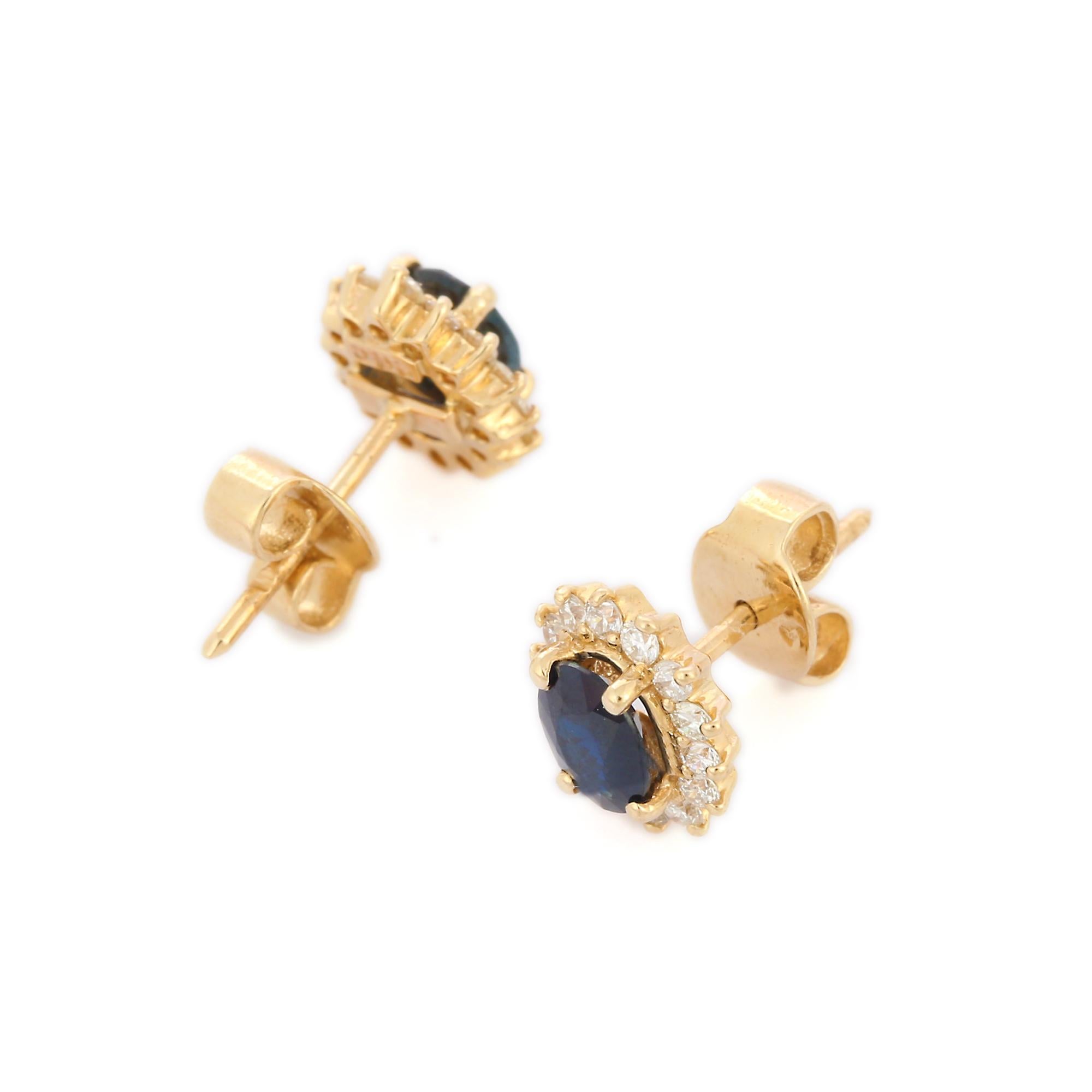 Modern Natural Blue Sapphire Diamond Halo Stud Earrings in 14K Yellow Gold For Sale