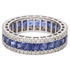 Natural blue sapphire diamond ring in 18k gold