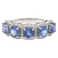 Natural blue sapphire diamond ring in 18k gold