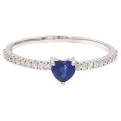 Natural blue sapphire diamond ring in 18k gold