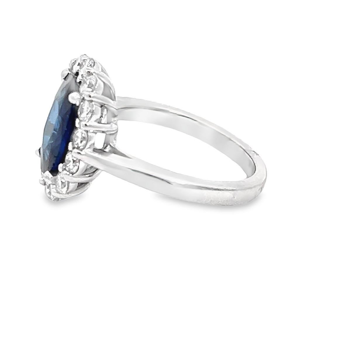 Women's or Men's Natural Blue Sapphire Diamond Ring in 18k White Gold - Lady D Style For Sale