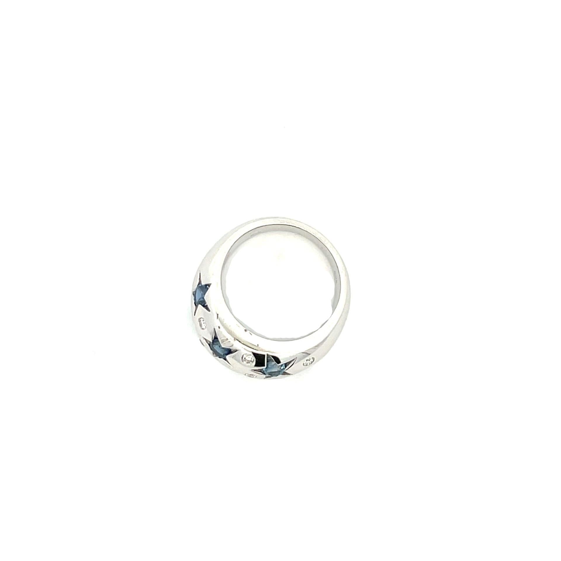 Round Cut Natural Blue Sapphire & Diamond Star Ring in 18 Karat White Gold For Sale