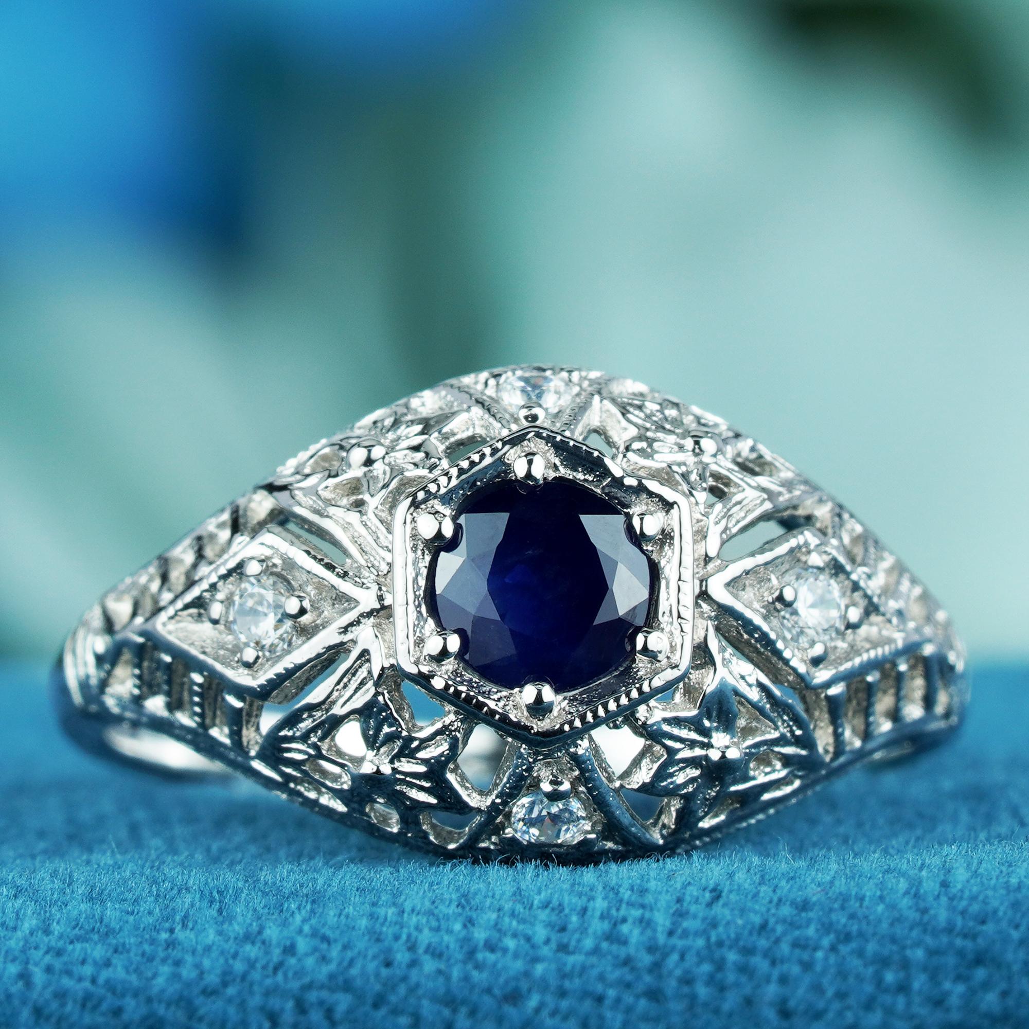 Im Angebot: Filigraner Vintage-Ring aus 9 Karat Weißgold mit natürlichem blauem Saphir und Diamant im Vintage-Stil () 3