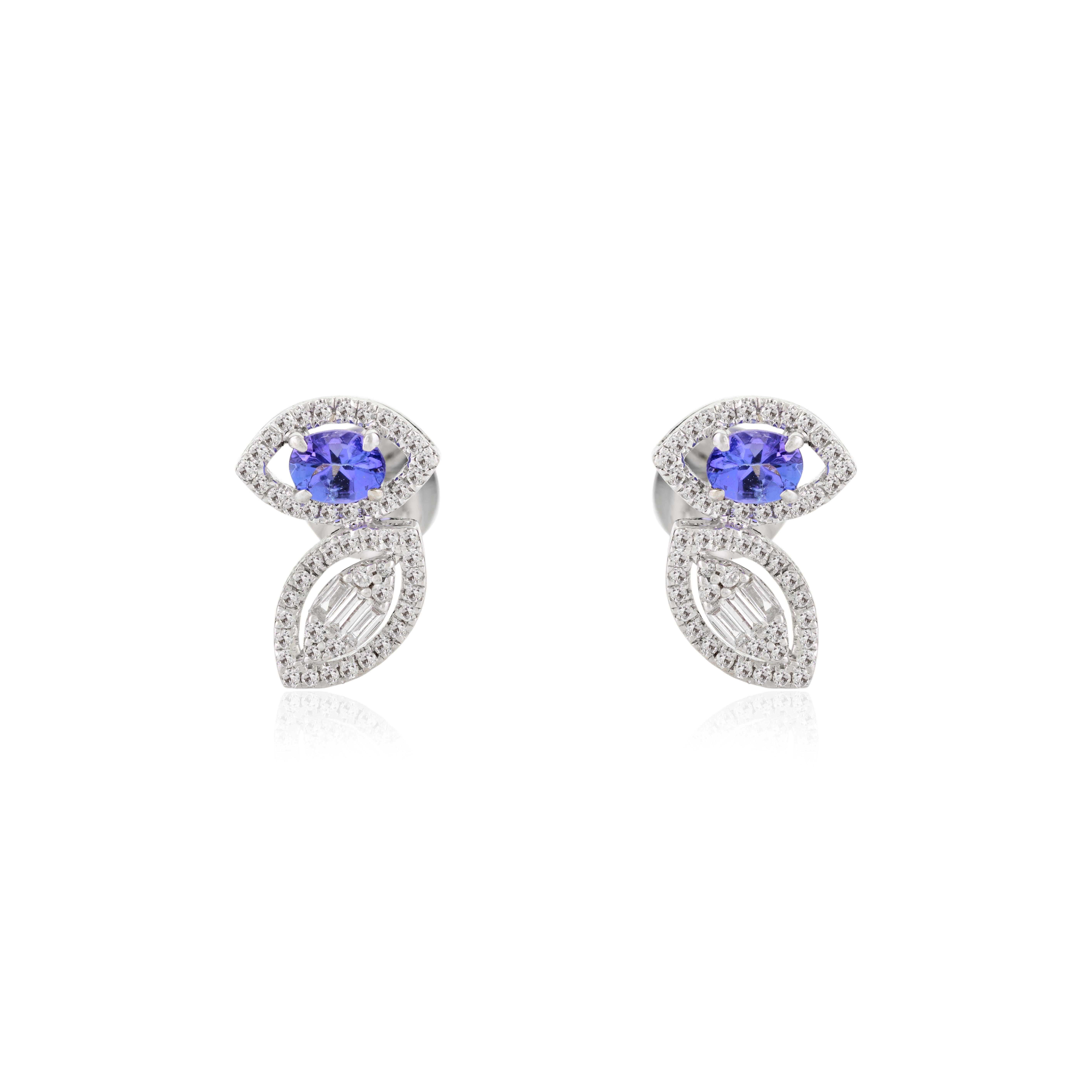 Moderno Orecchini a perno con diamante e zaffiro blu naturale in oro bianco massiccio 18 ct. in vendita