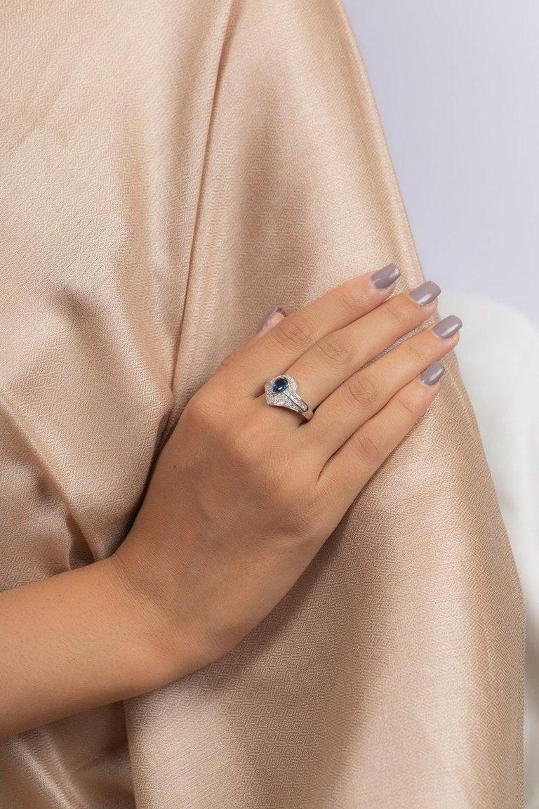 For Sale:  Natural Blue Sapphire Diamond Women Ring for Wedding in Solid 18k White Gold 6