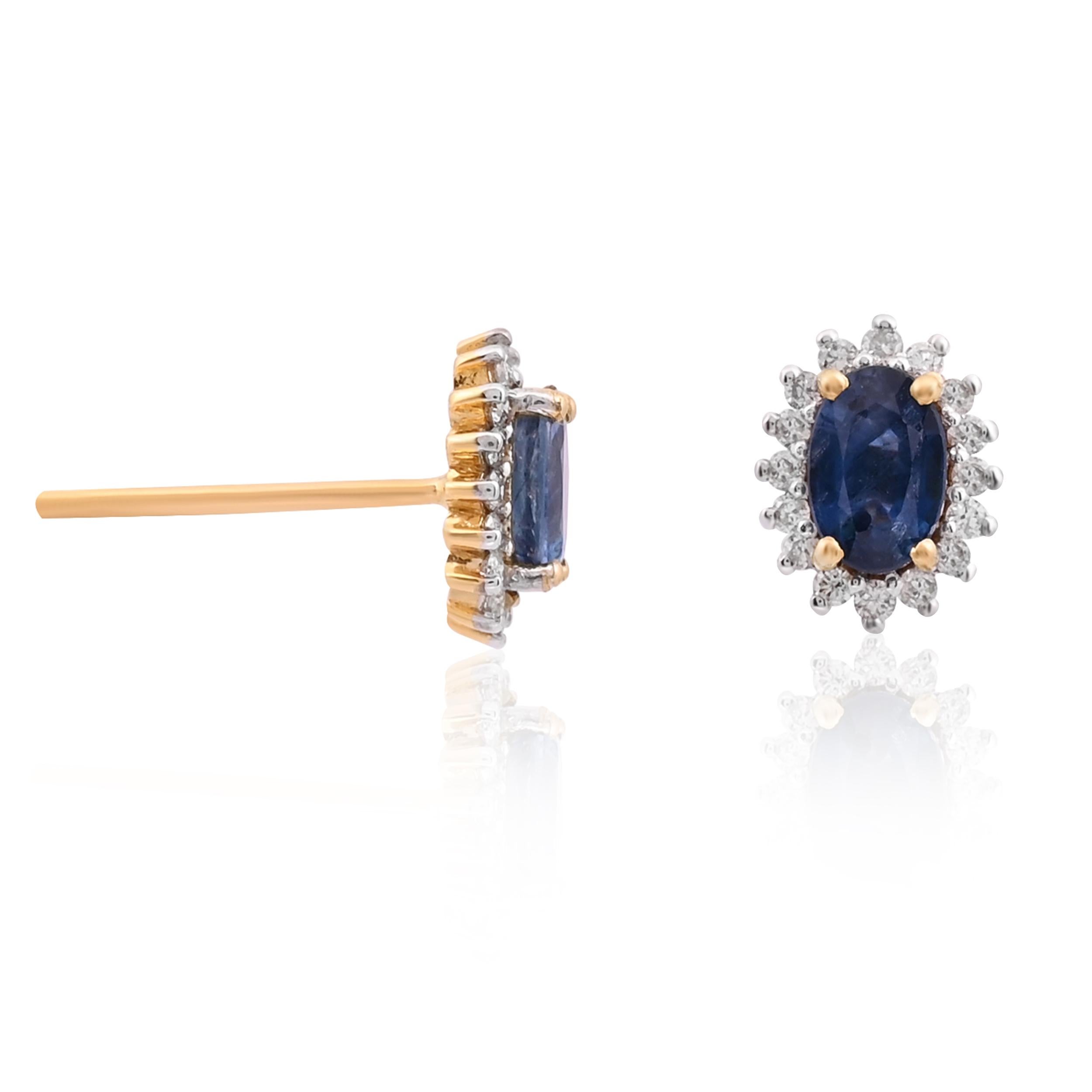 Questo è un orecchino con zaffiro blu naturale e diamante in oro 18 carati. Gli zaffiri blu sono di altissima qualità e i diamanti di ottima qualità, la purezza è vsi e il colore G

Zaffiro blu: 1,20 carati
Diamante : 0,25 carati
oro: 1,680