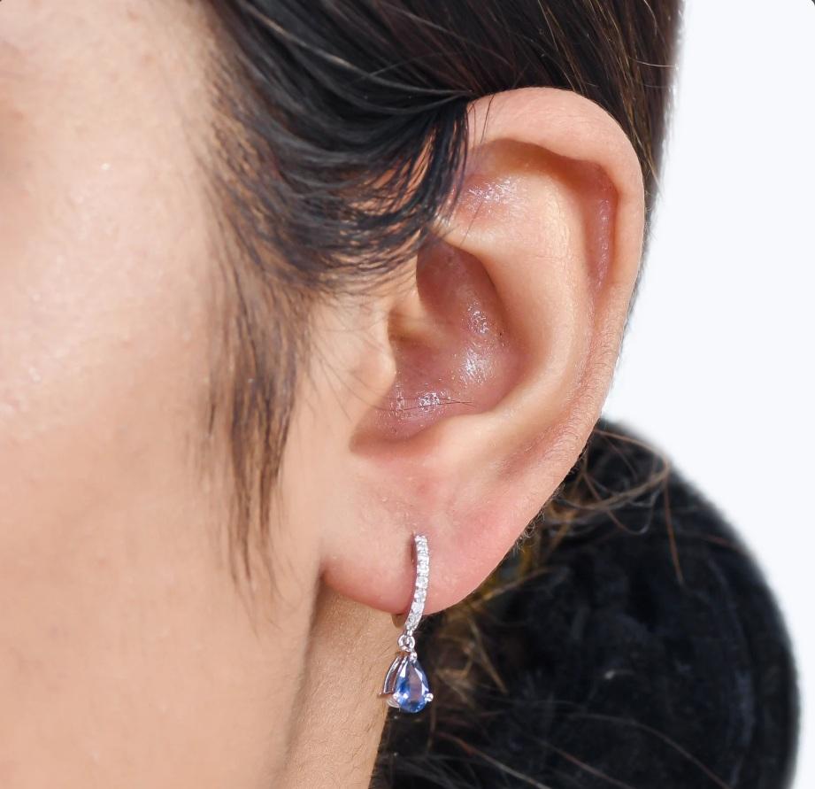 Natural blue sapphire earrings in 14k gold in vendita 3