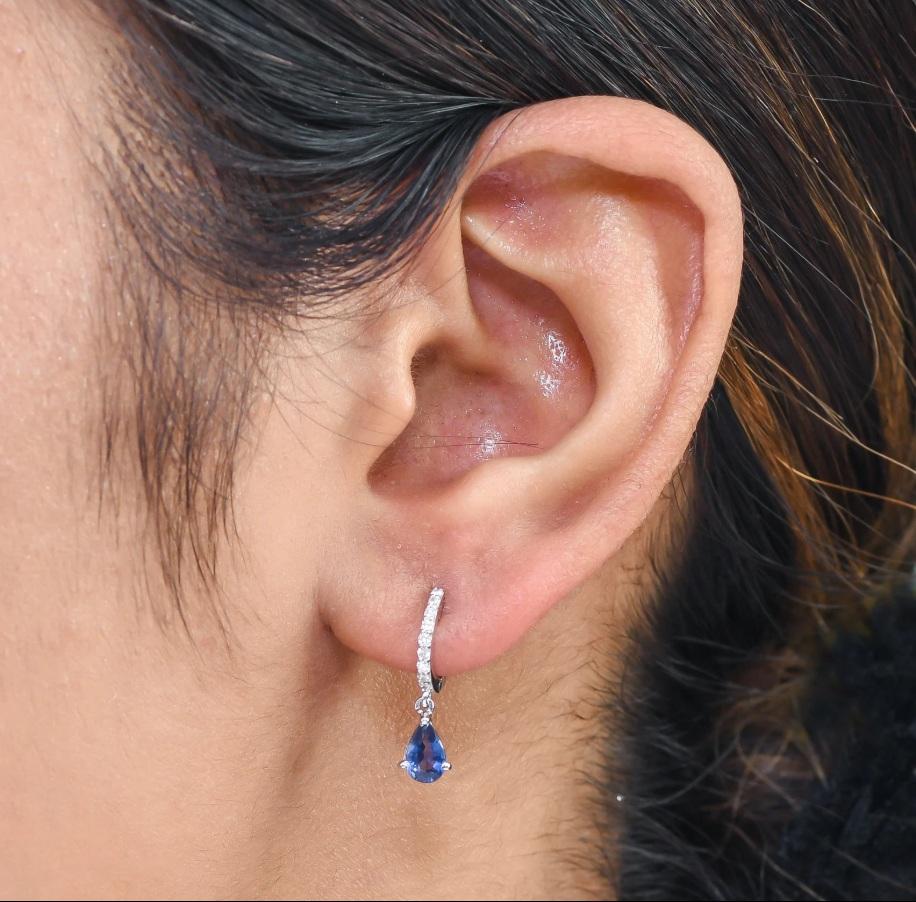 Natural blue sapphire earrings in 14k gold in vendita 4